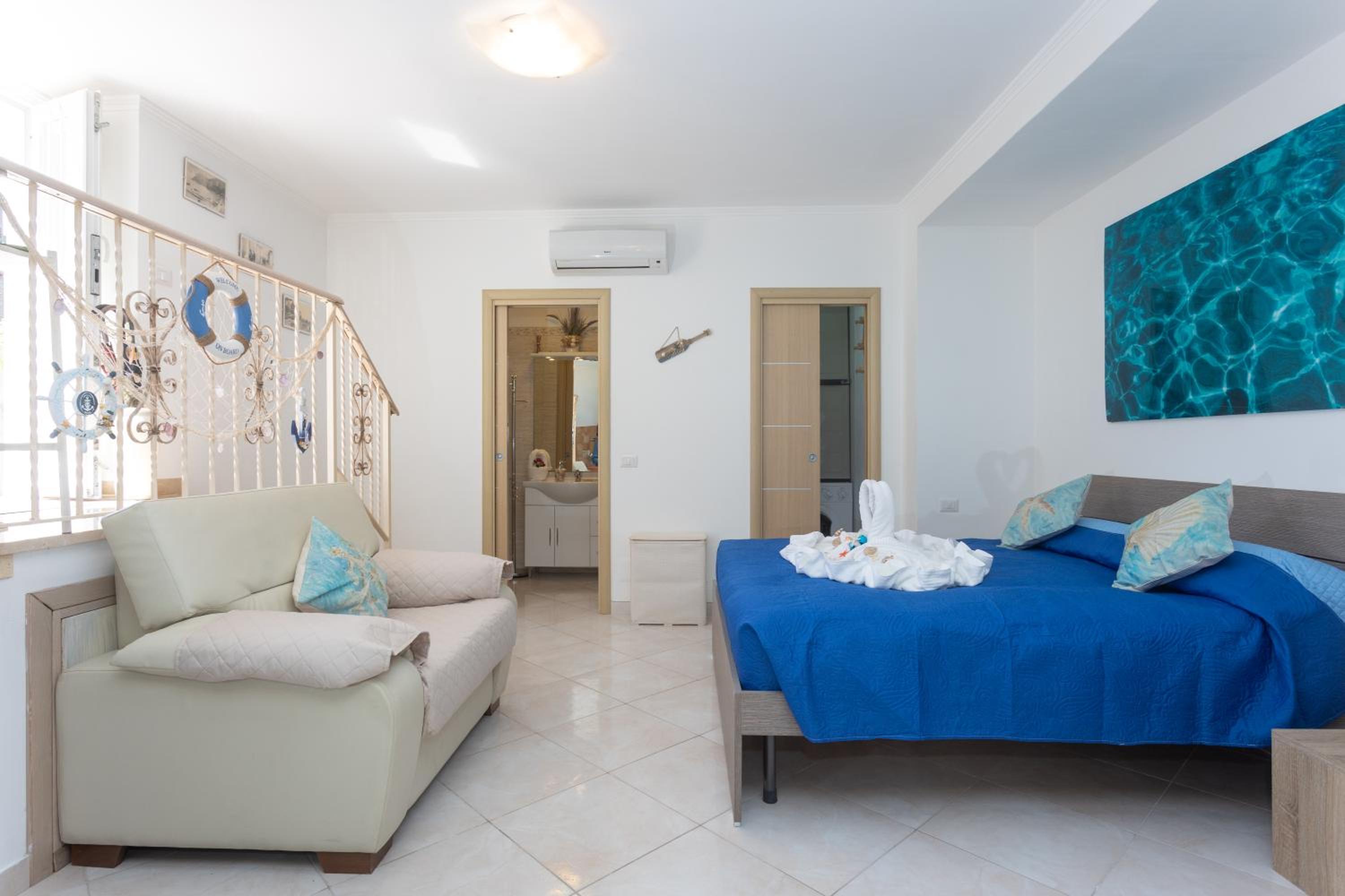 Studio Apartment - Photo 24