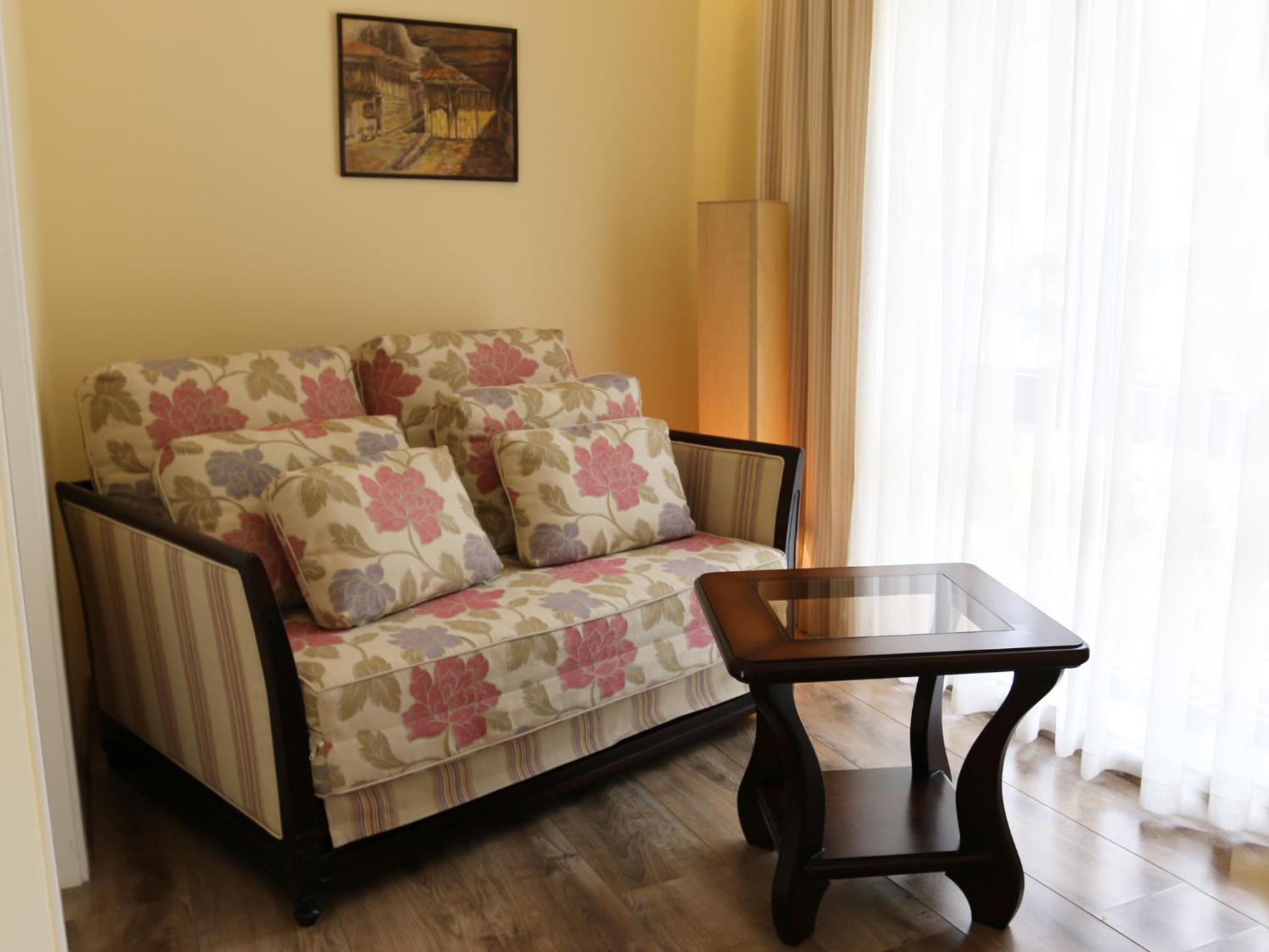 Family Room (2 Adults + 2 Children) - Photo 4