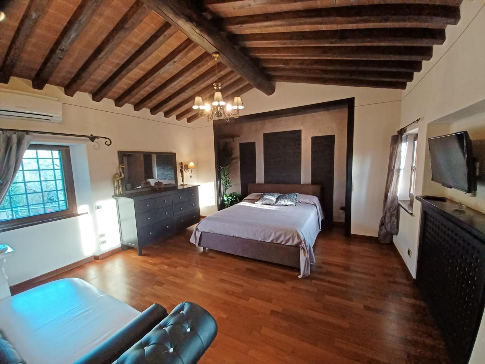 Villa with Private Pool - Photo 47