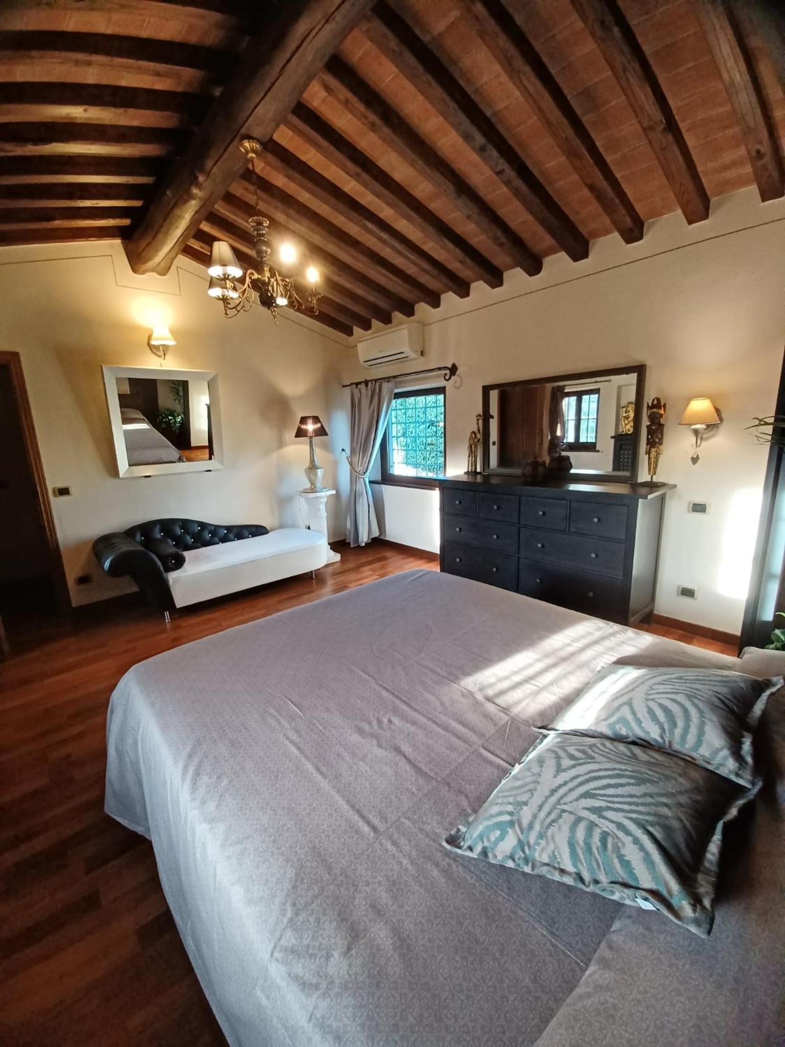 Villa with Private Pool - Photo 48