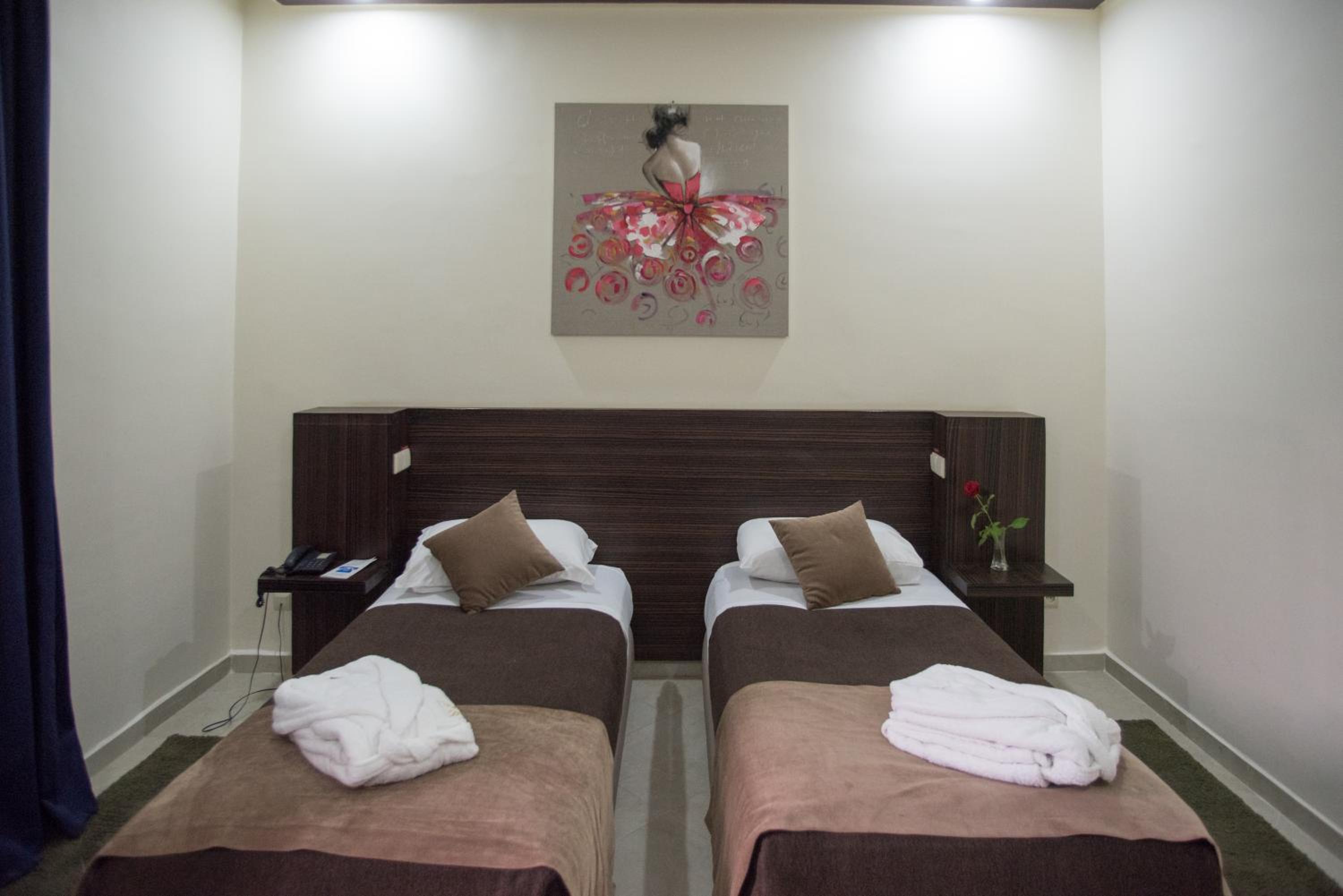 Double Room - Photo 1