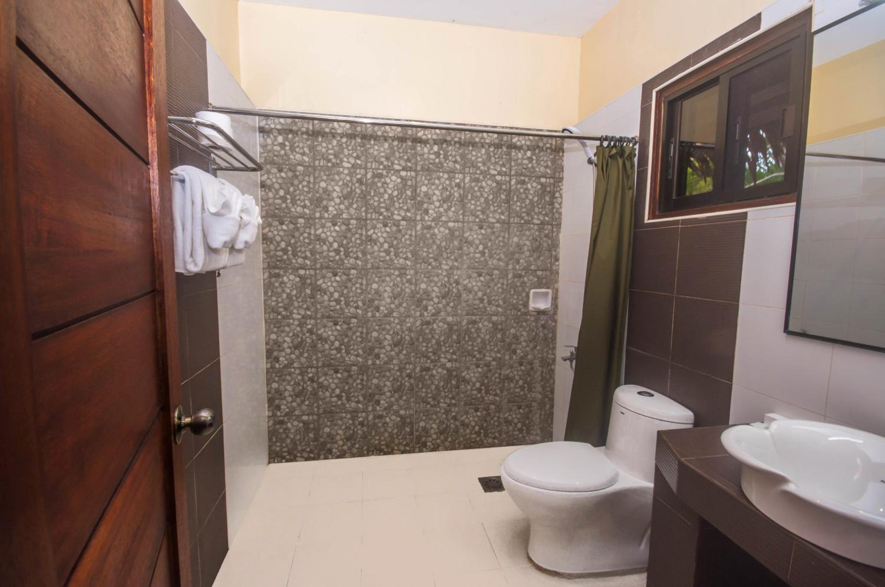 Deluxe Double or Twin Room with Garden View photo 2