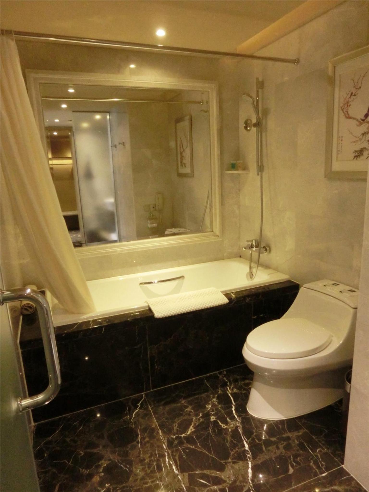 Business King Room photo 2