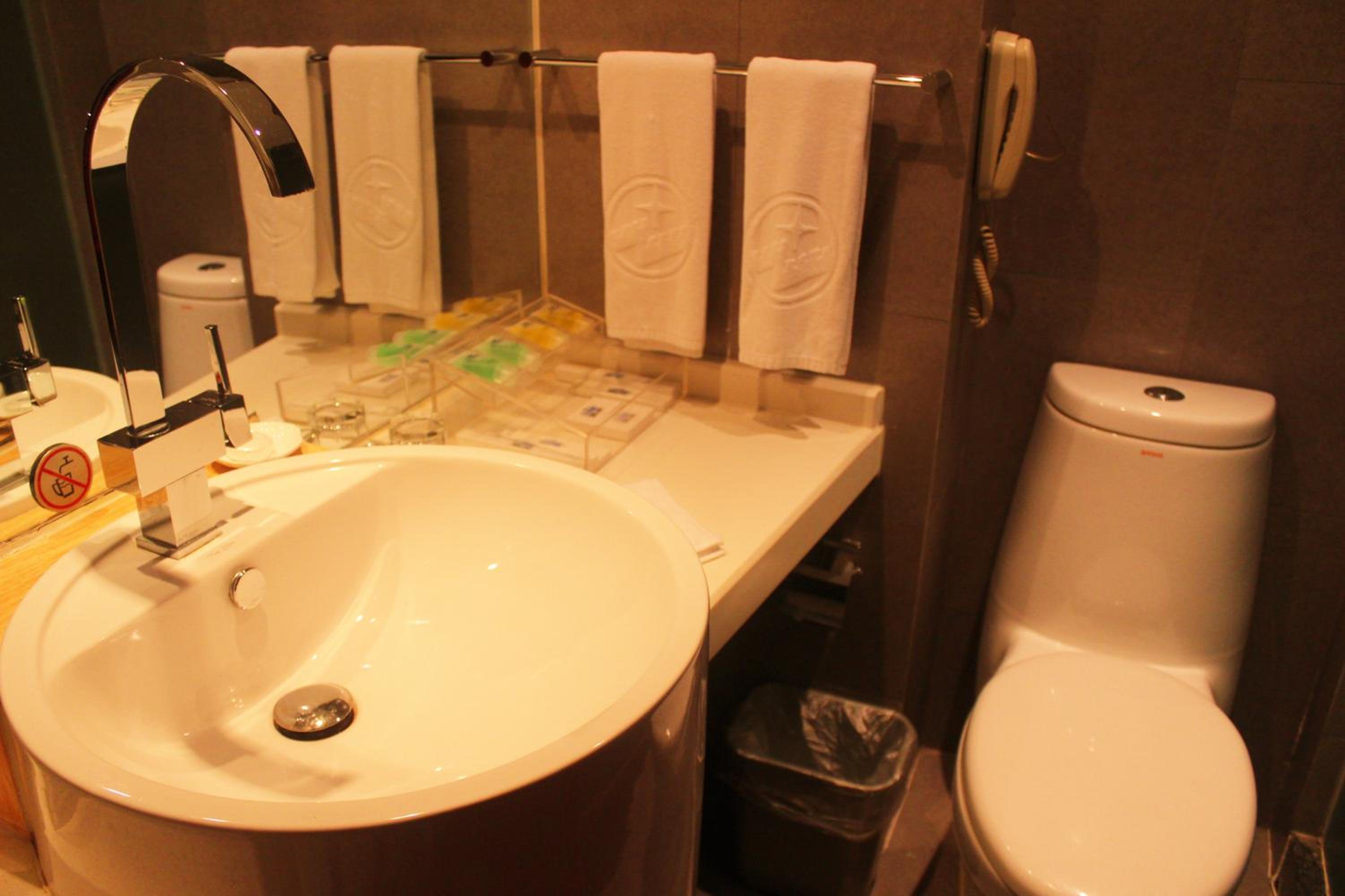 Deluxe Double Room with Park View - Photo 2
