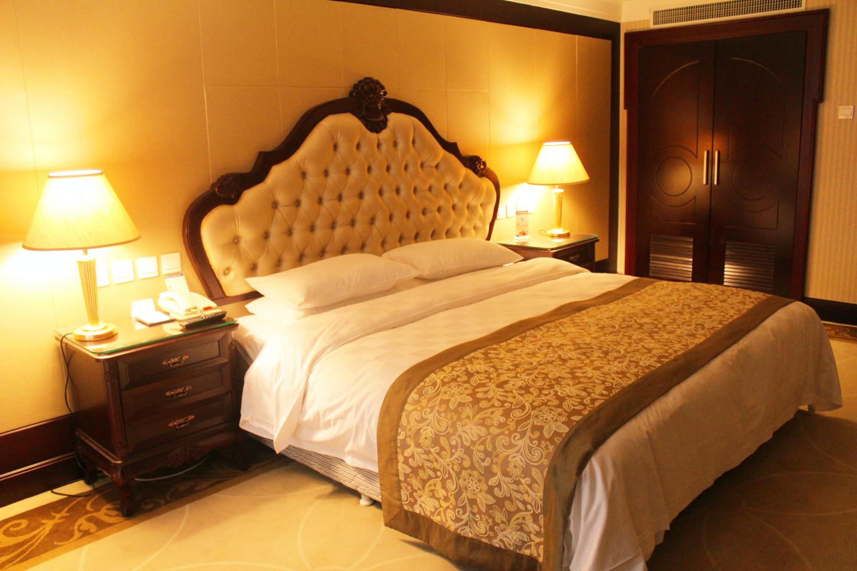 Deluxe Suite - Photo 1