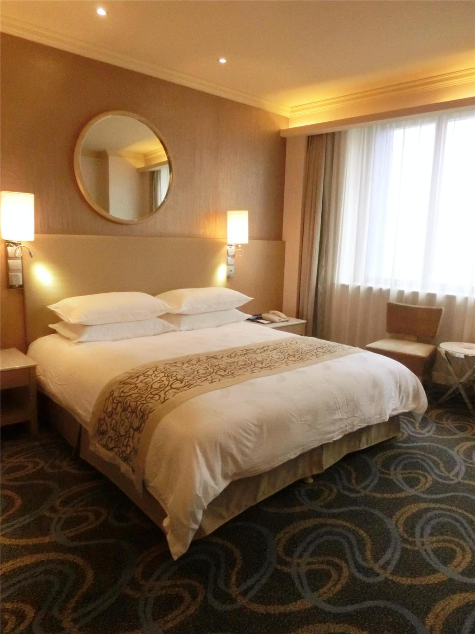 Superior Deluxe King Size Bed Room photo 3