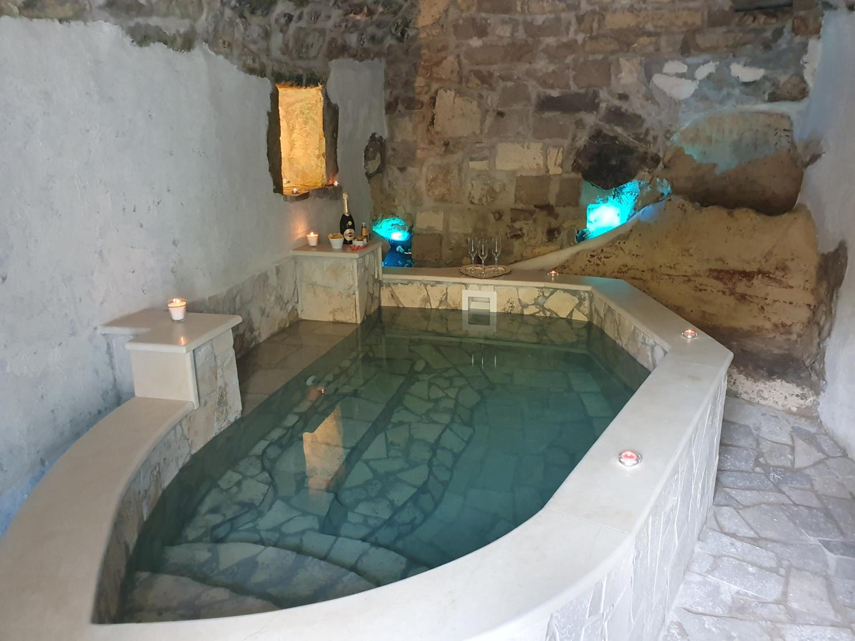 Suite with Private Pool and Sauna - Photo 7