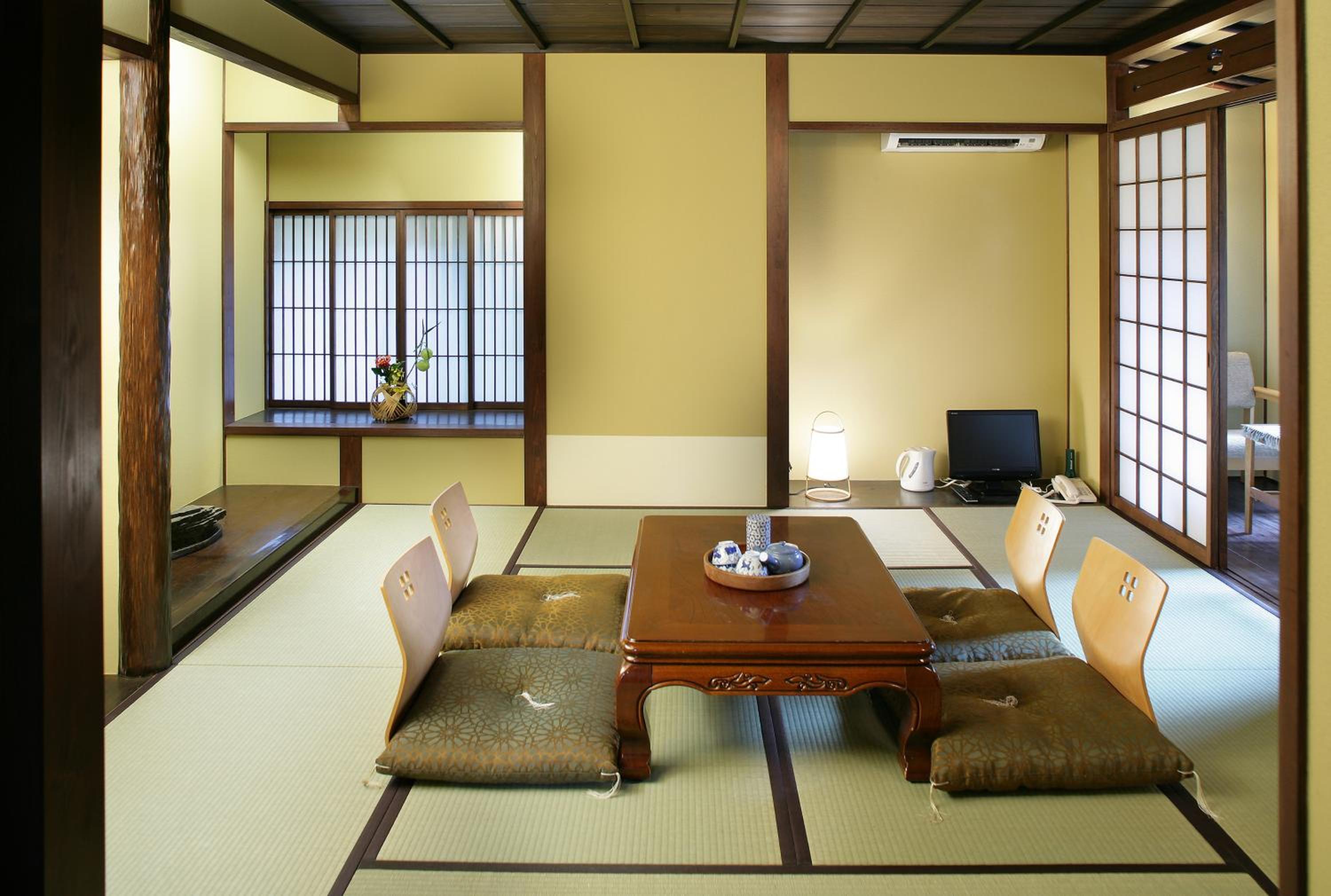 Japanese-Style Deluxe Room with Garden View