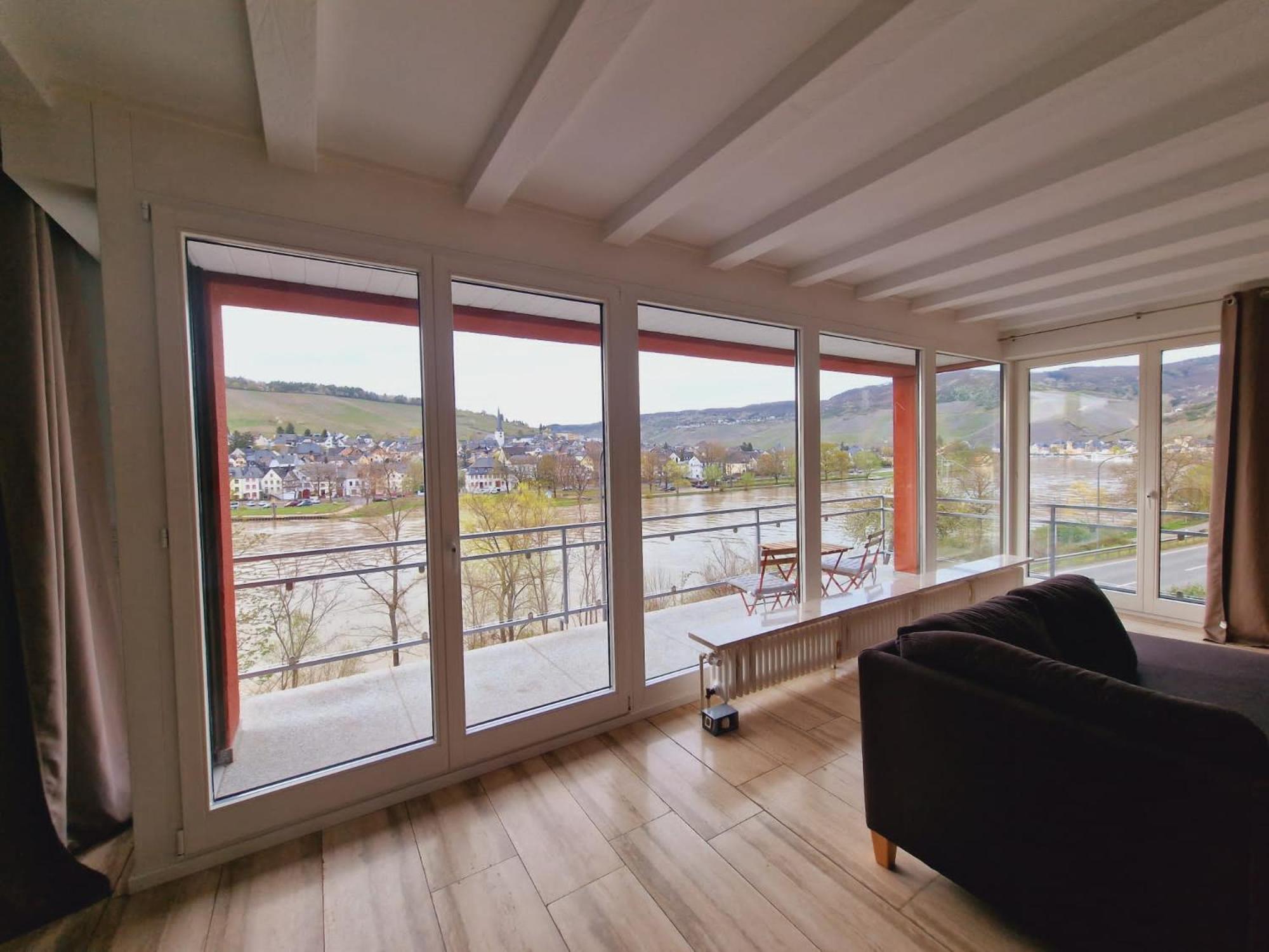 Two-Bedroom Apartment with Balcony photo 2