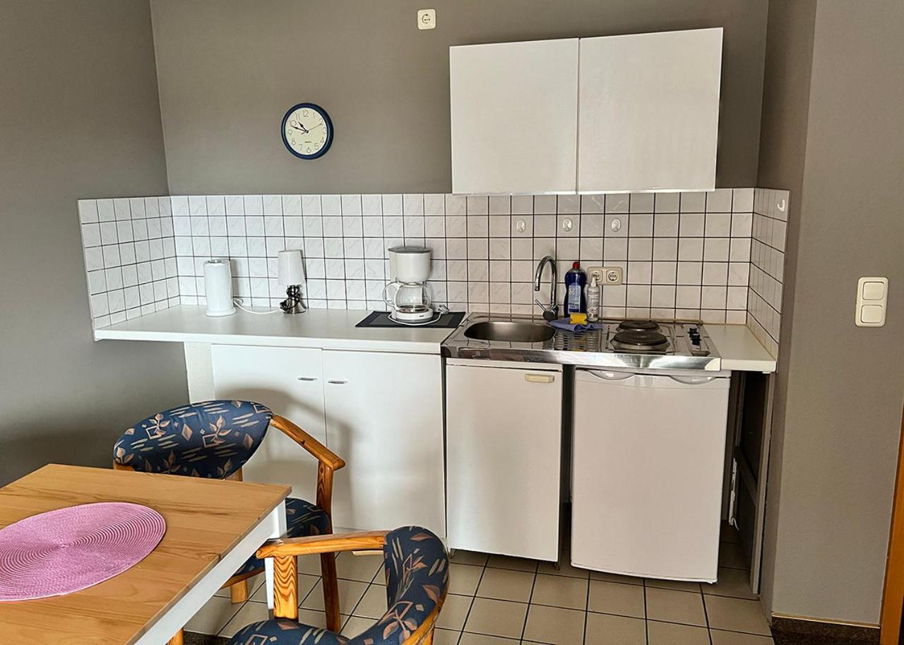 One-Bedroom Apartment thumbnail 6