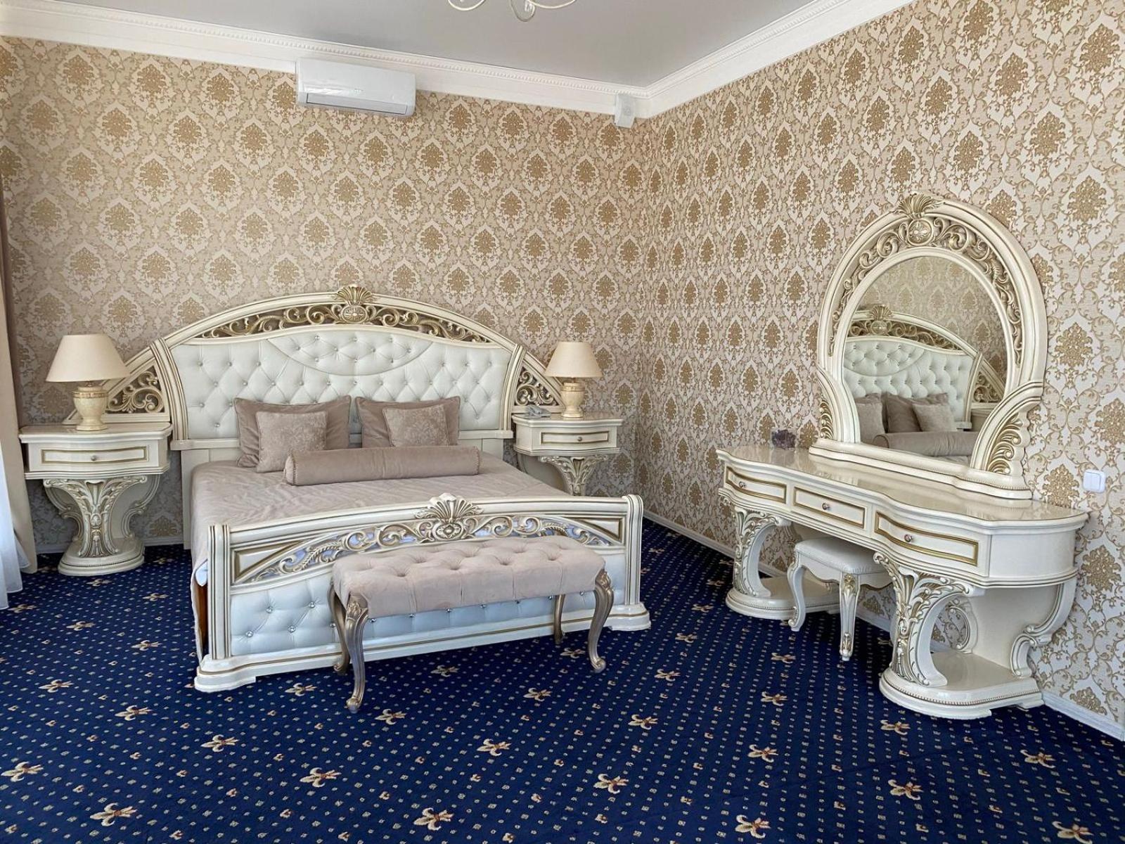 Suite with River View