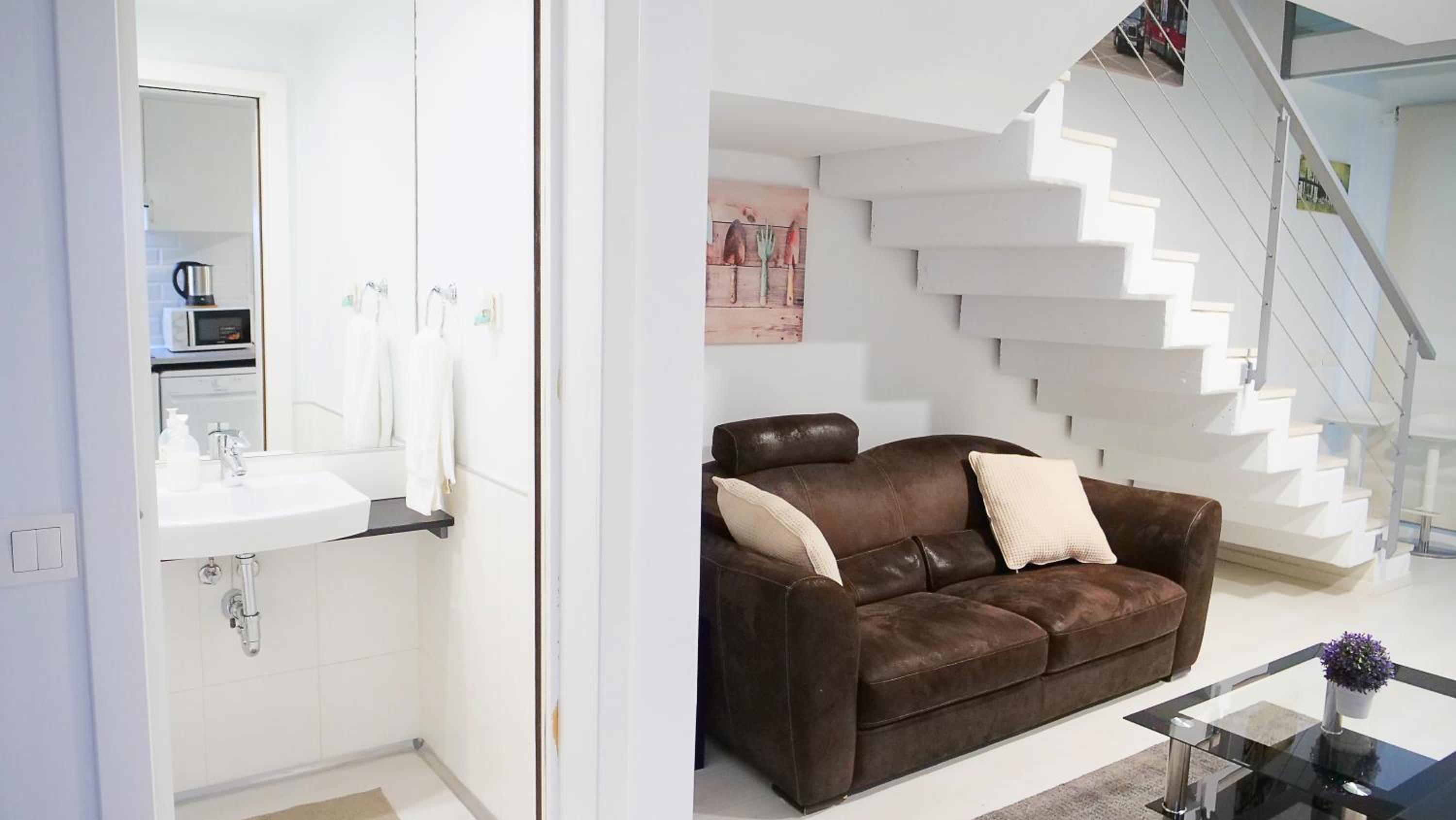 Deluxe Apartment With Balcony  photo 2