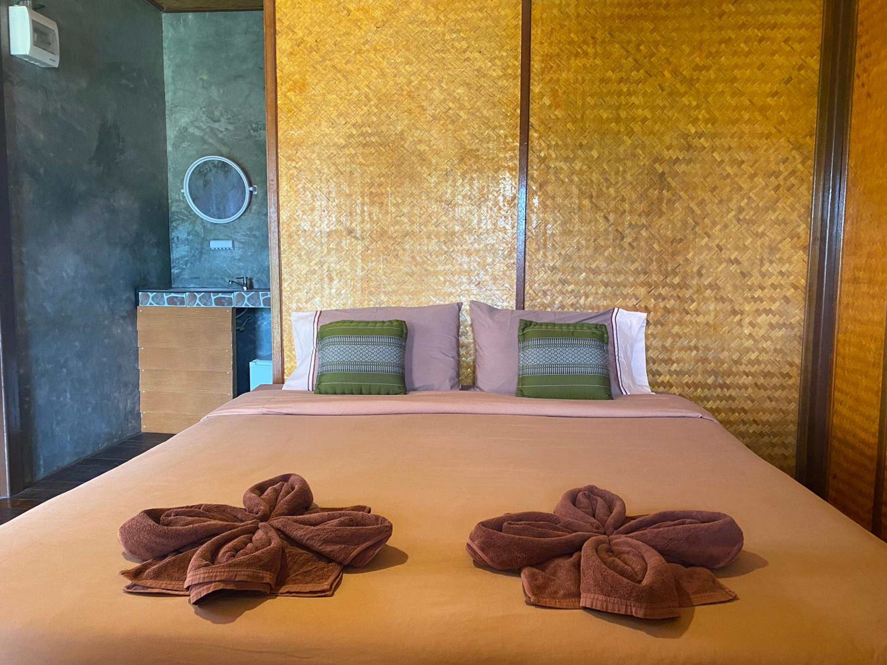 Double Room with Mountain View with Fan - Photo 36