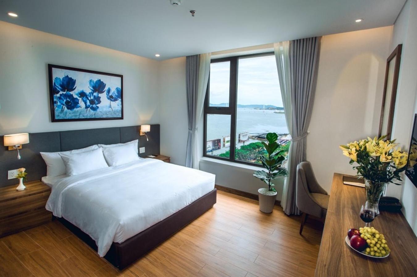Superior Double Room with Partial River View