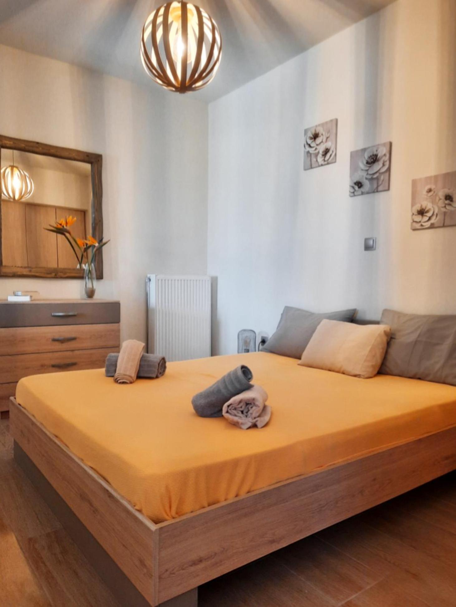 One-Bedroom Apartment - Photo 1