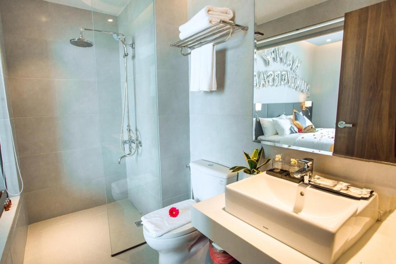 Superior Twin Room with City View - Photo 4