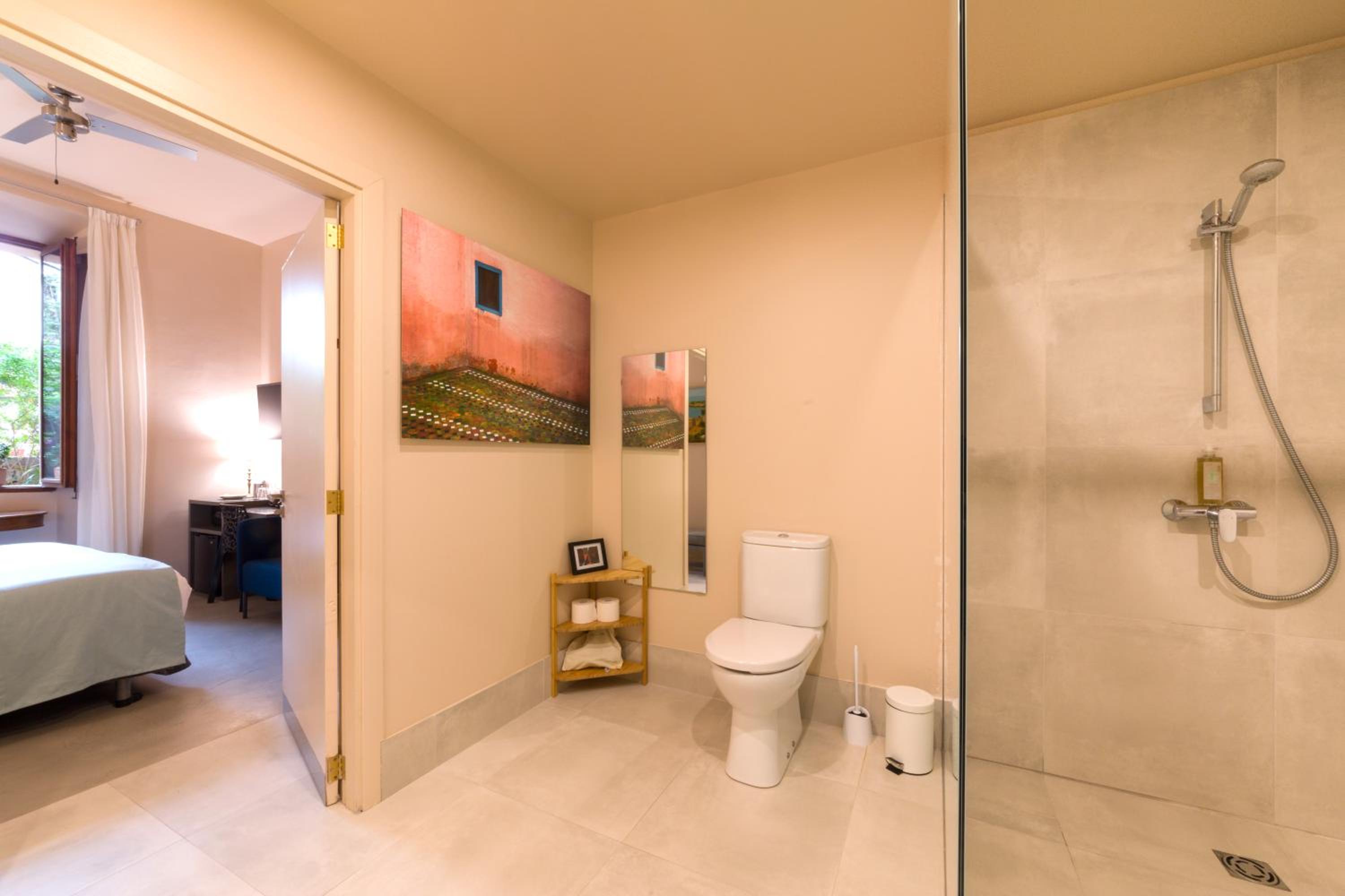 Double or Twin Room - Photo 4