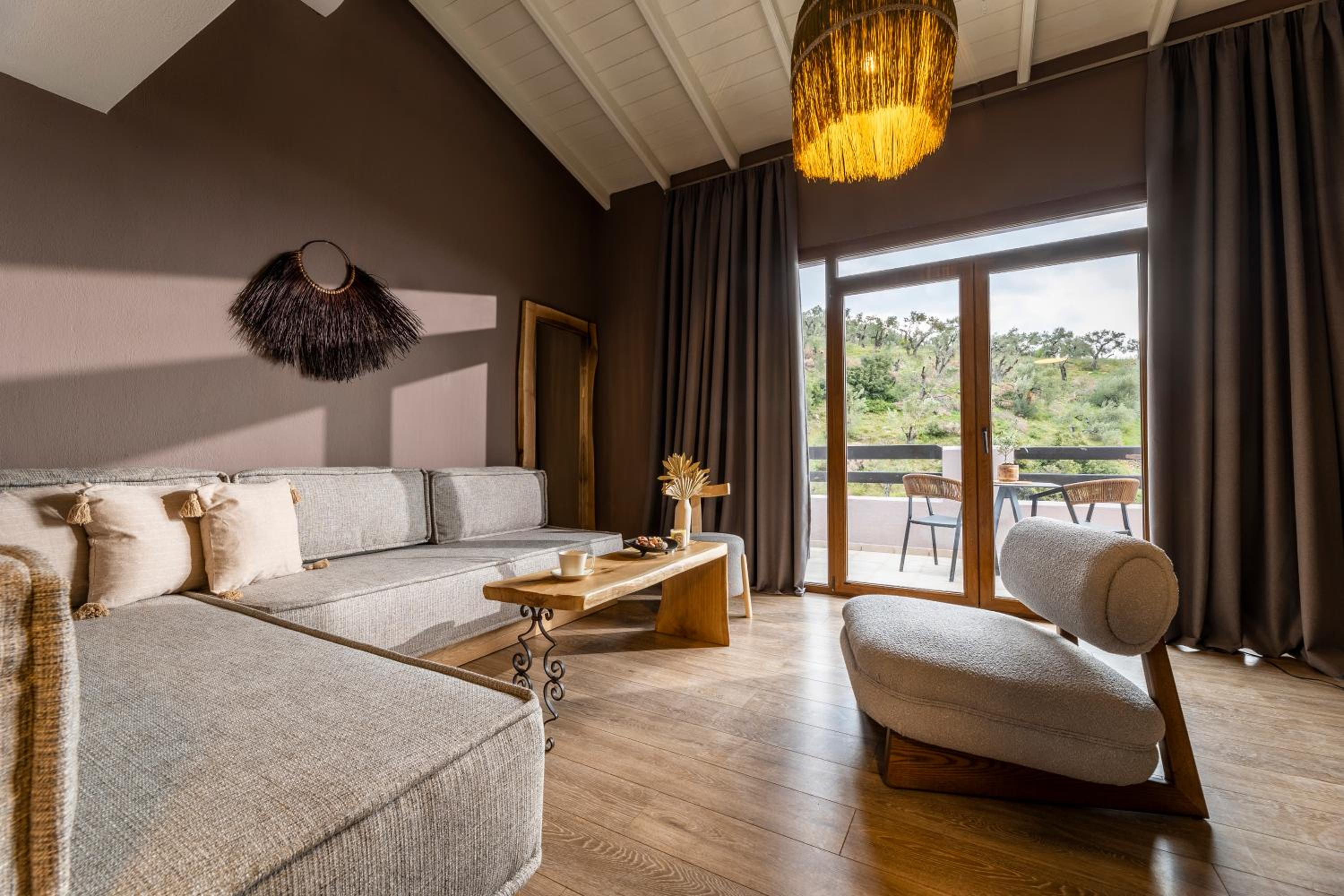 Executive Suite with Outdoor Hot Tub