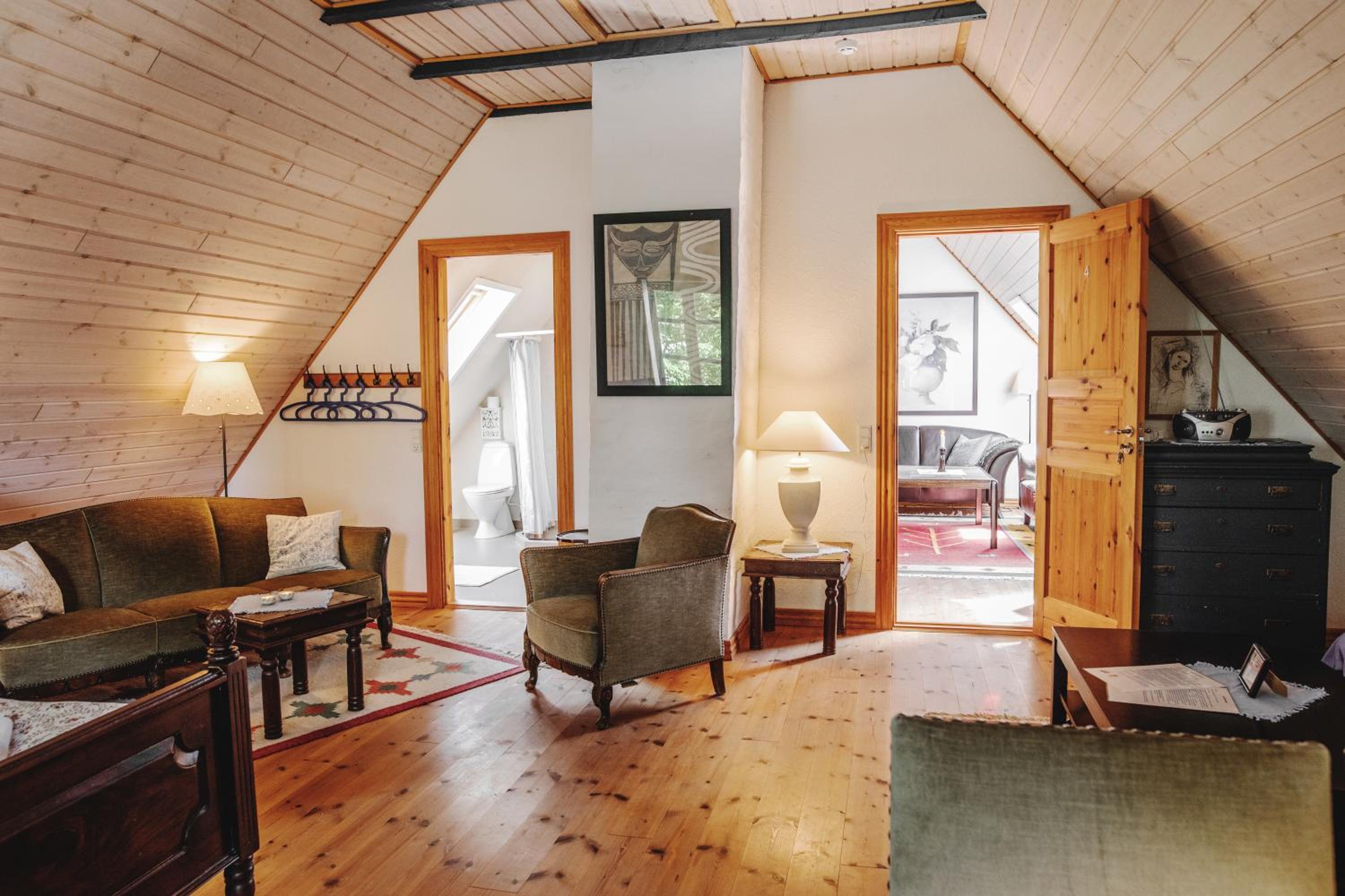 Double Room with Private External Bathroom photo 2