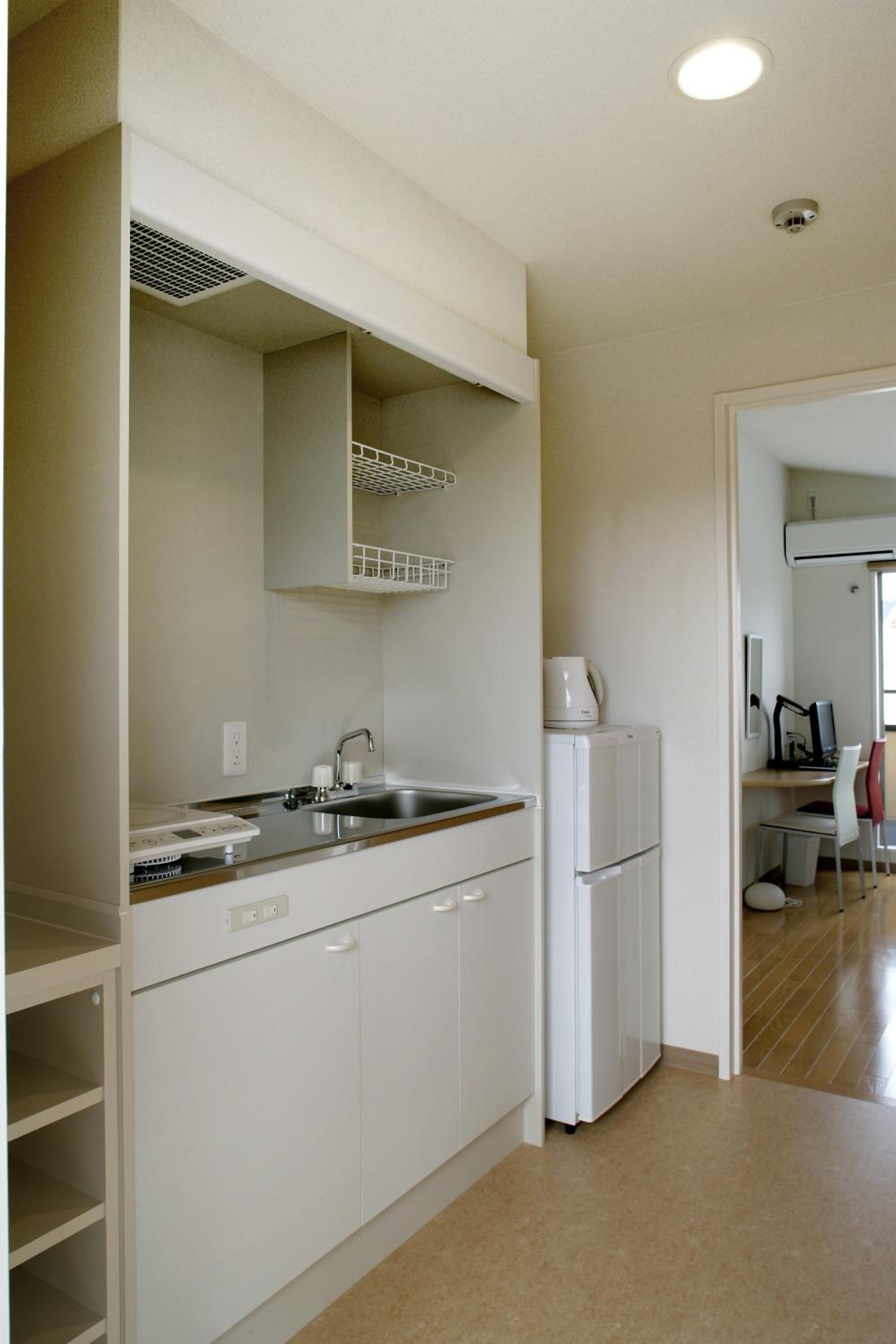 Standard Twin Room (Western) thumbnail 6