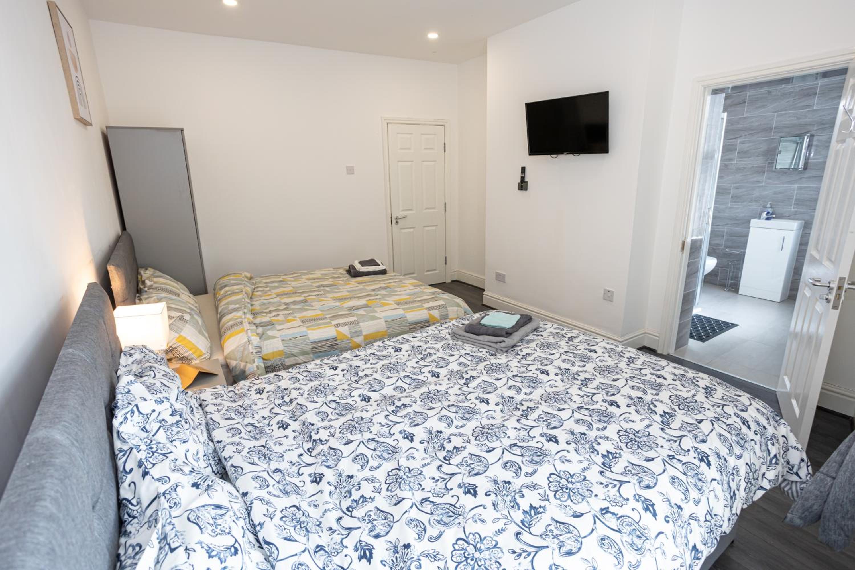 Superior Quadruple Room - Photo 3