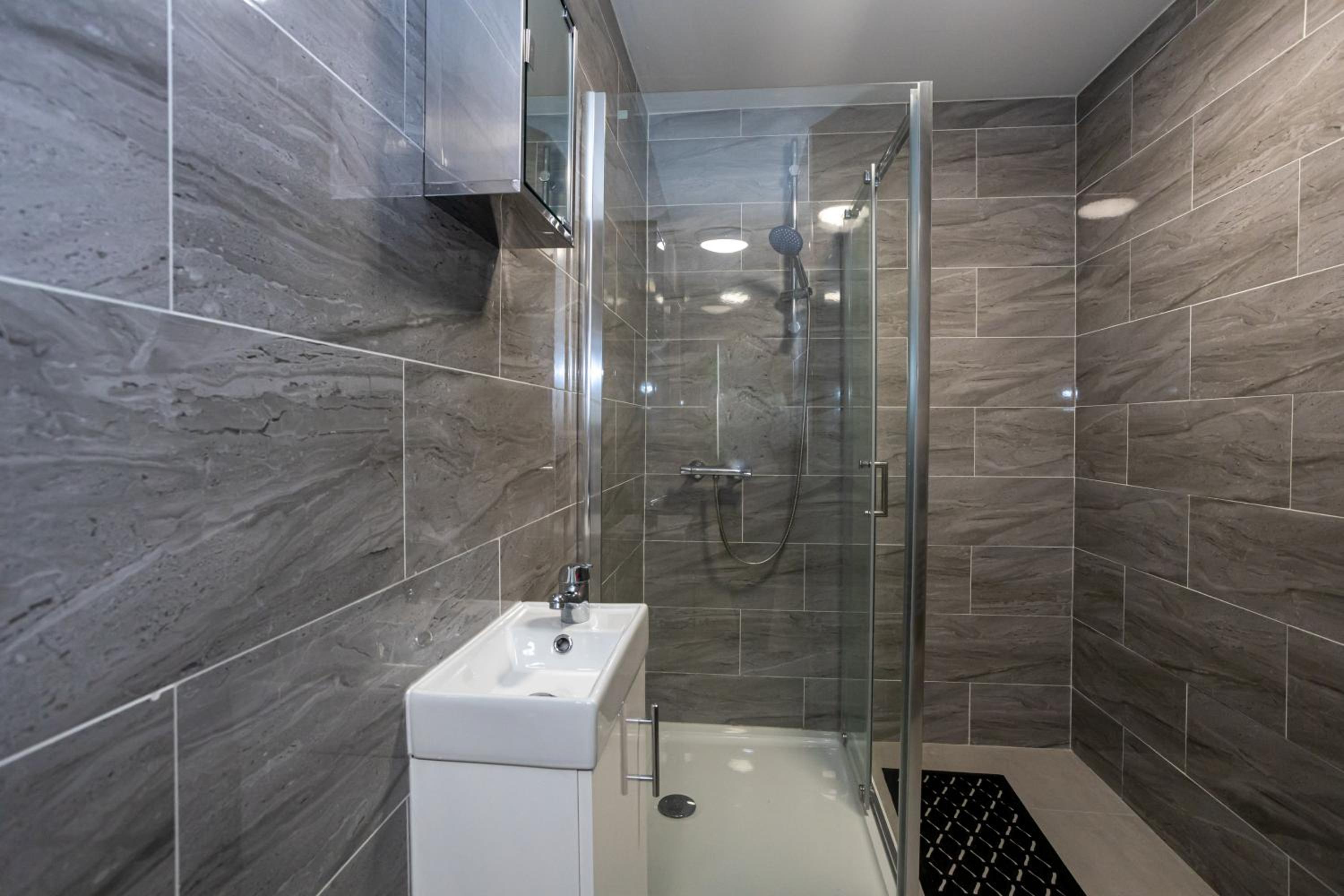 Classic Quadruple Room - Photo 10