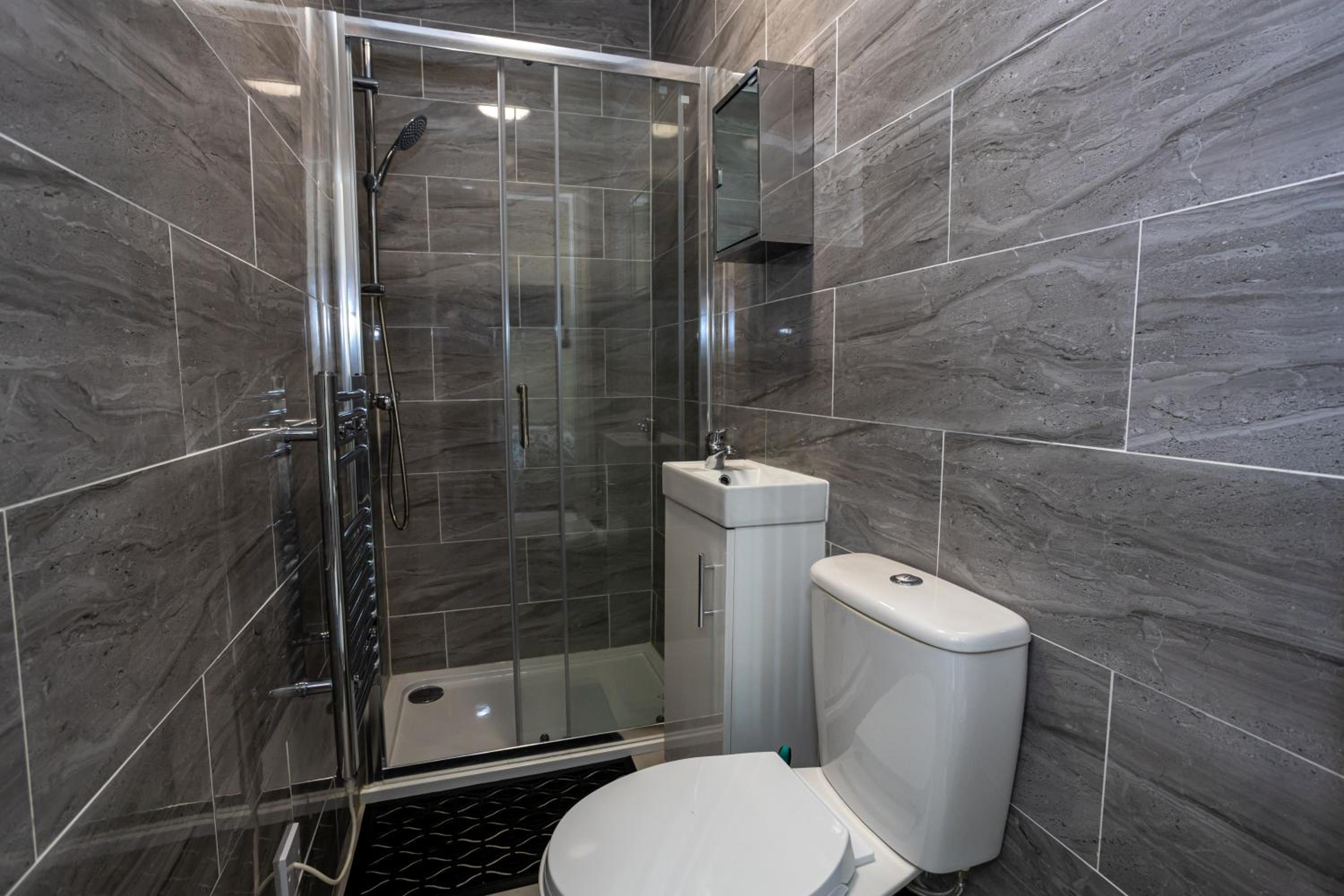 Double Room with Private Bathroom - Photo 6