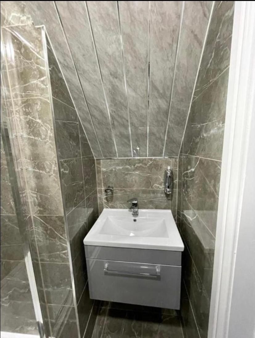 Three-Bedroom Apartment - Photo 16