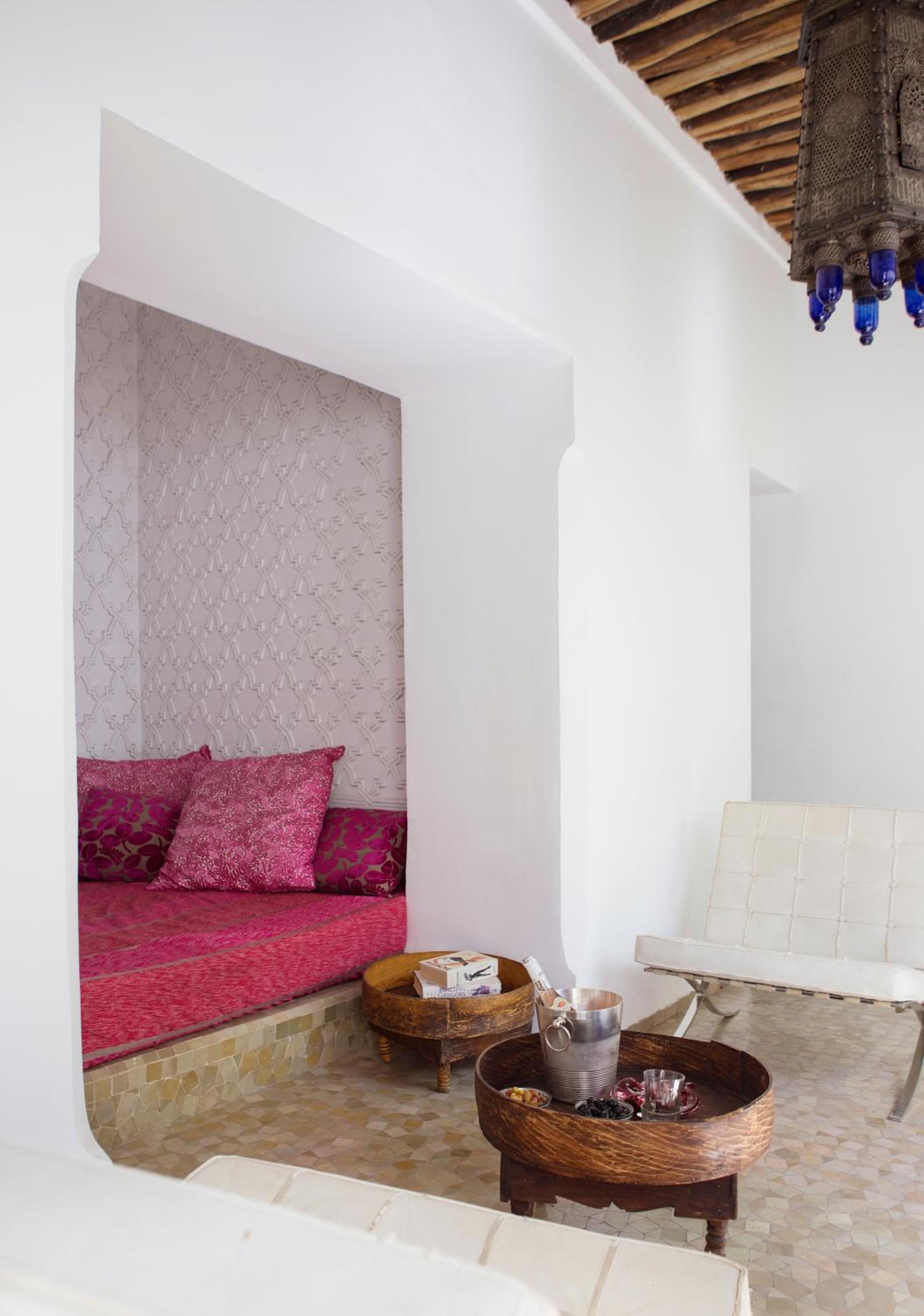 Suite - Photo 1