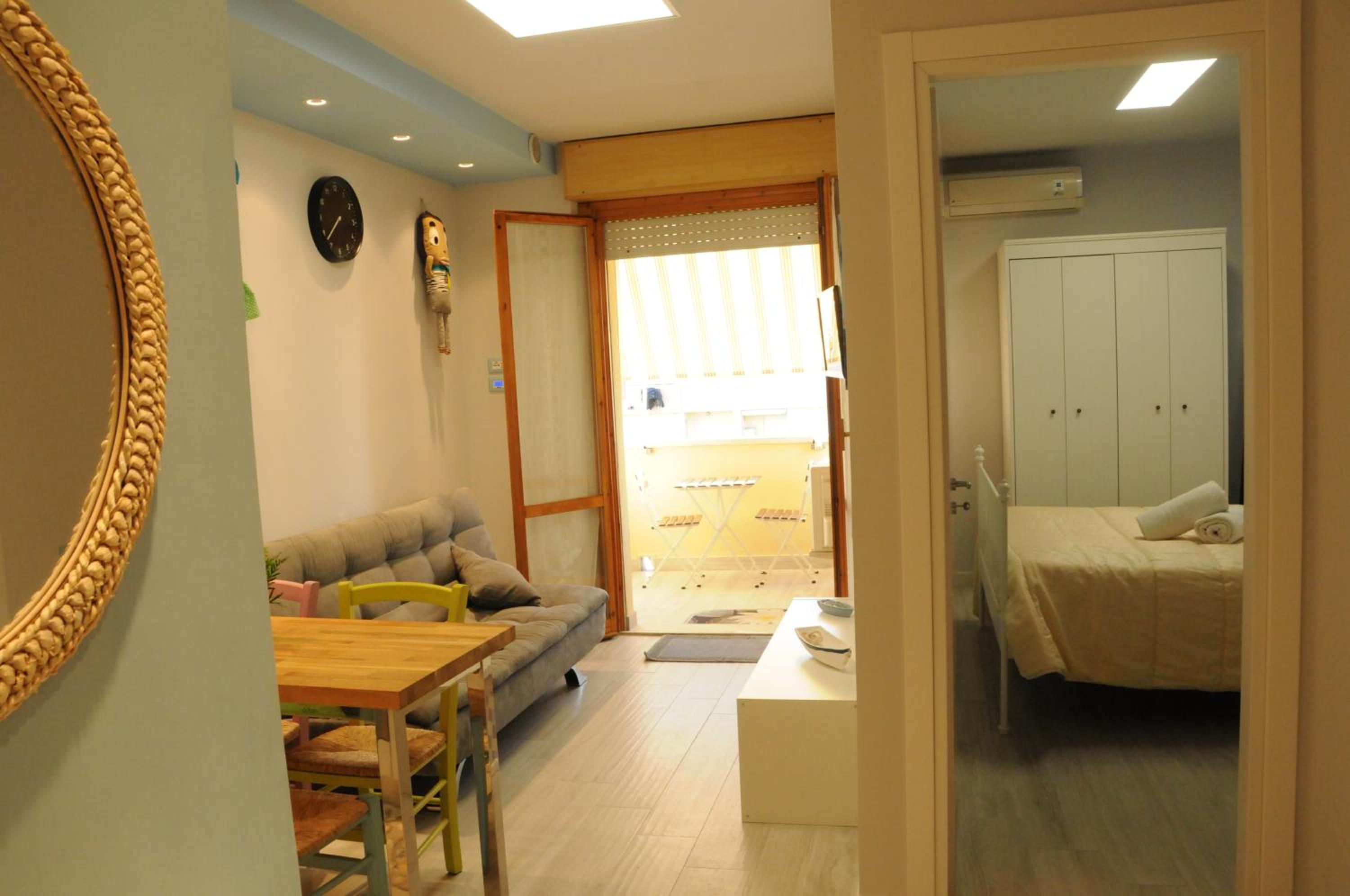 One-Bedroom Apartment photo 1