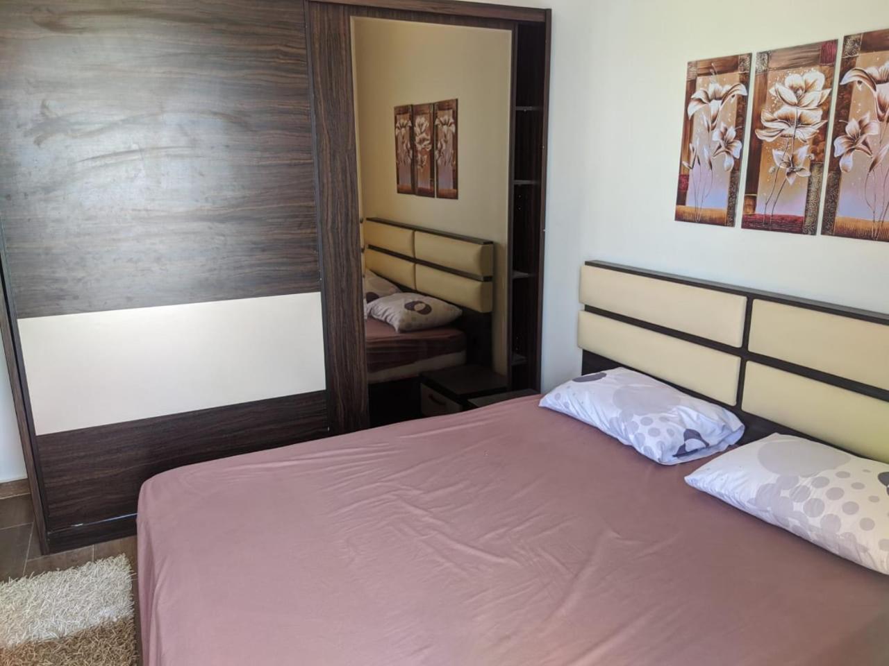 One-Bedroom Apartment - Sea Side