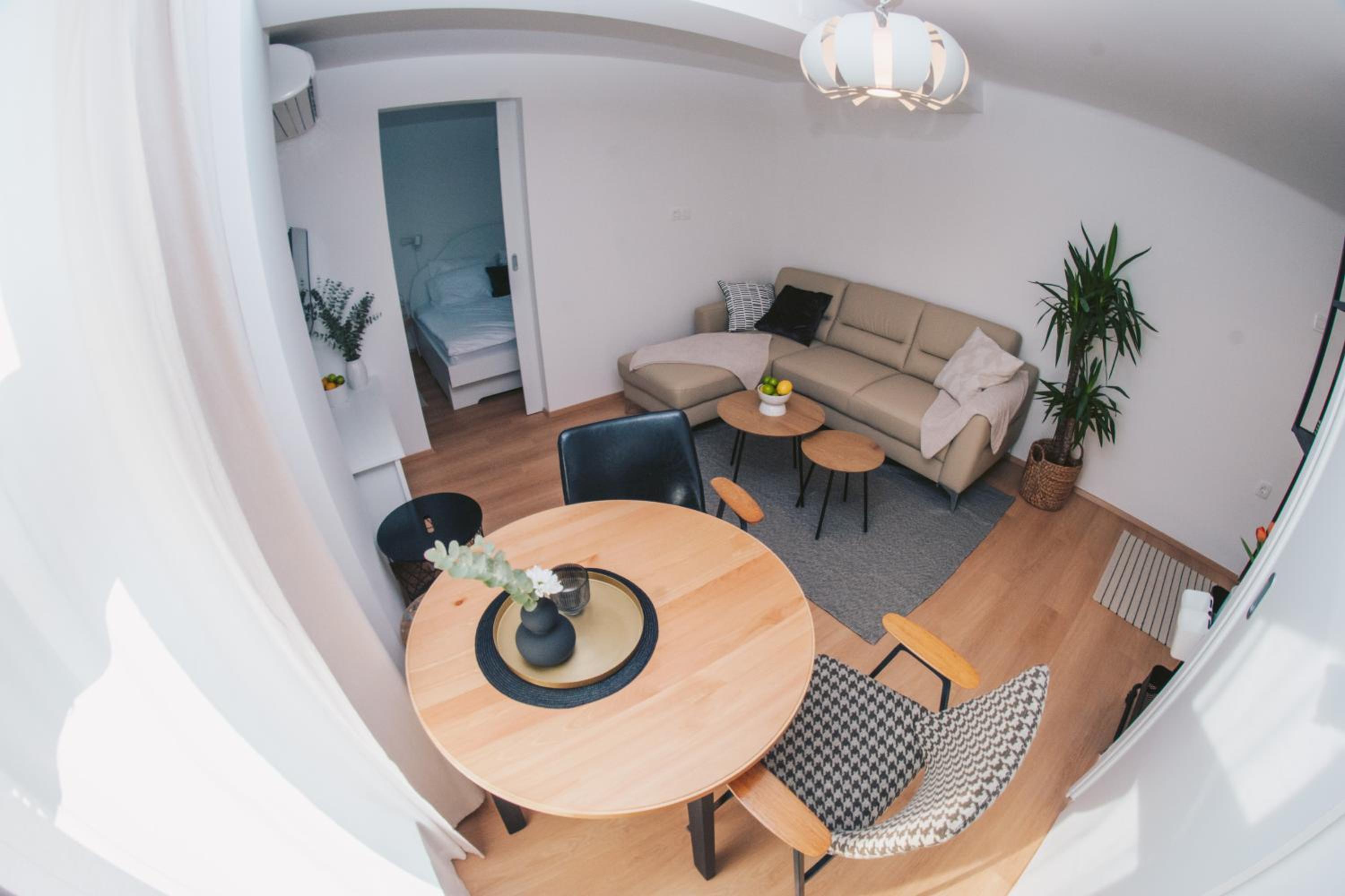 One-Bedroom Apartment - Photo 7