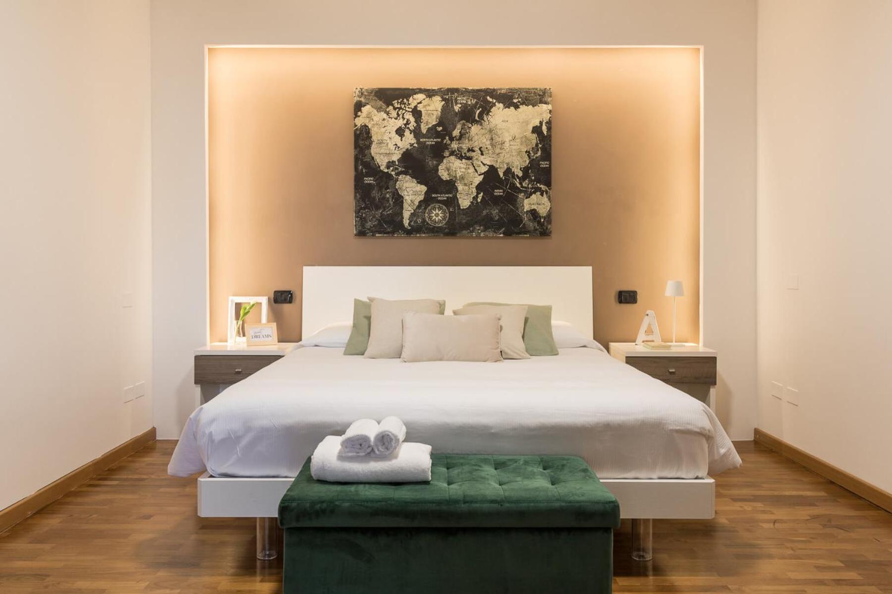 Double Room with Spa Bath - Photo 10