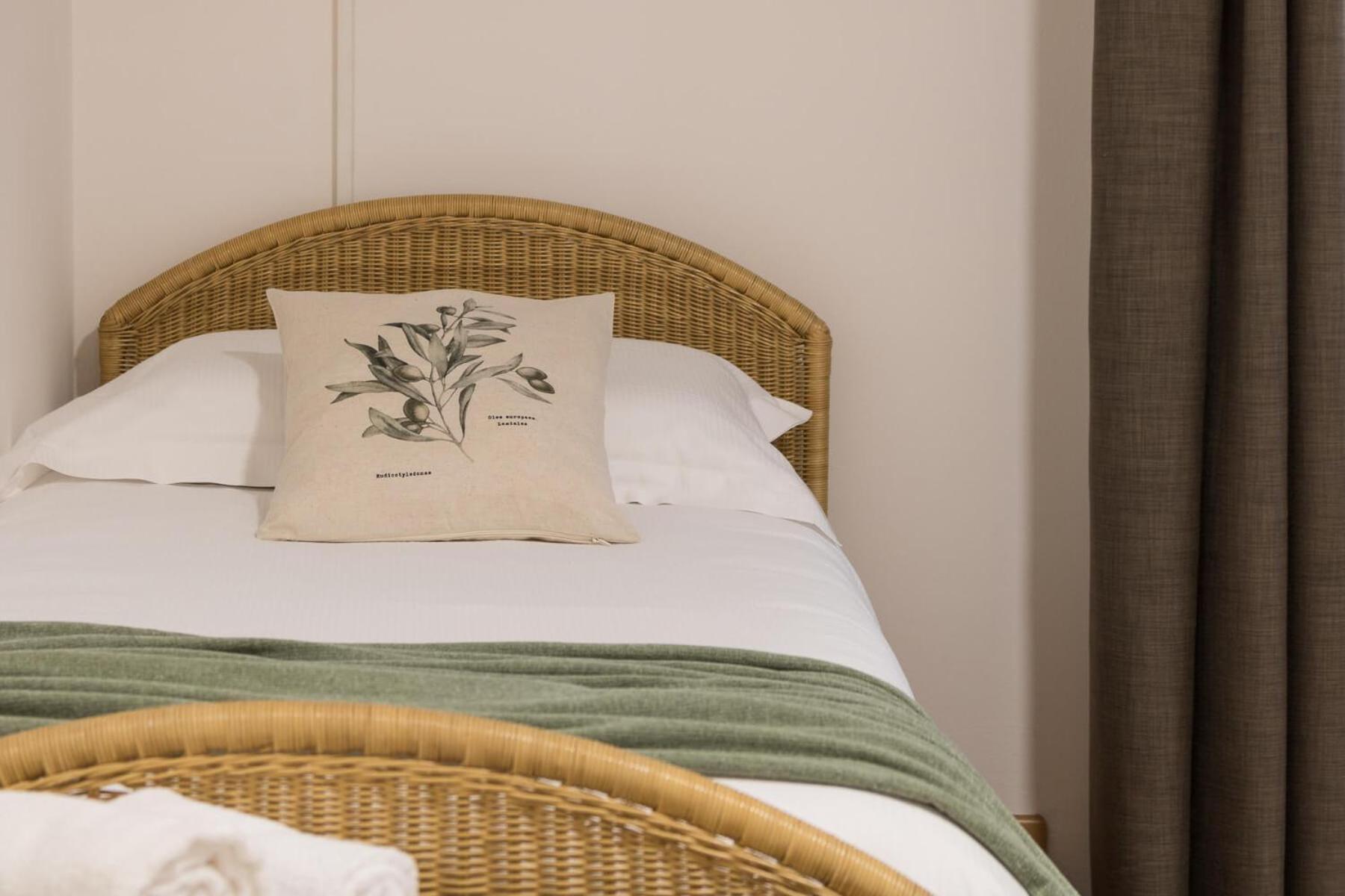 Double Room with Spa Bath - Photo 7