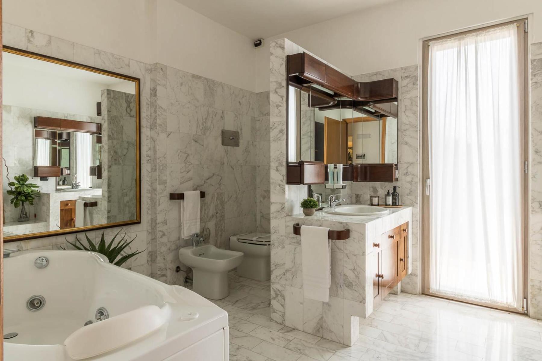 Double Room with Spa Bath - Photo 15