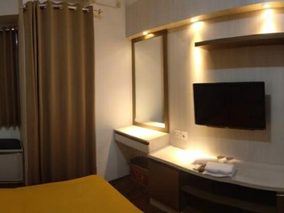 One-Bedroom Apartment - Photo 1