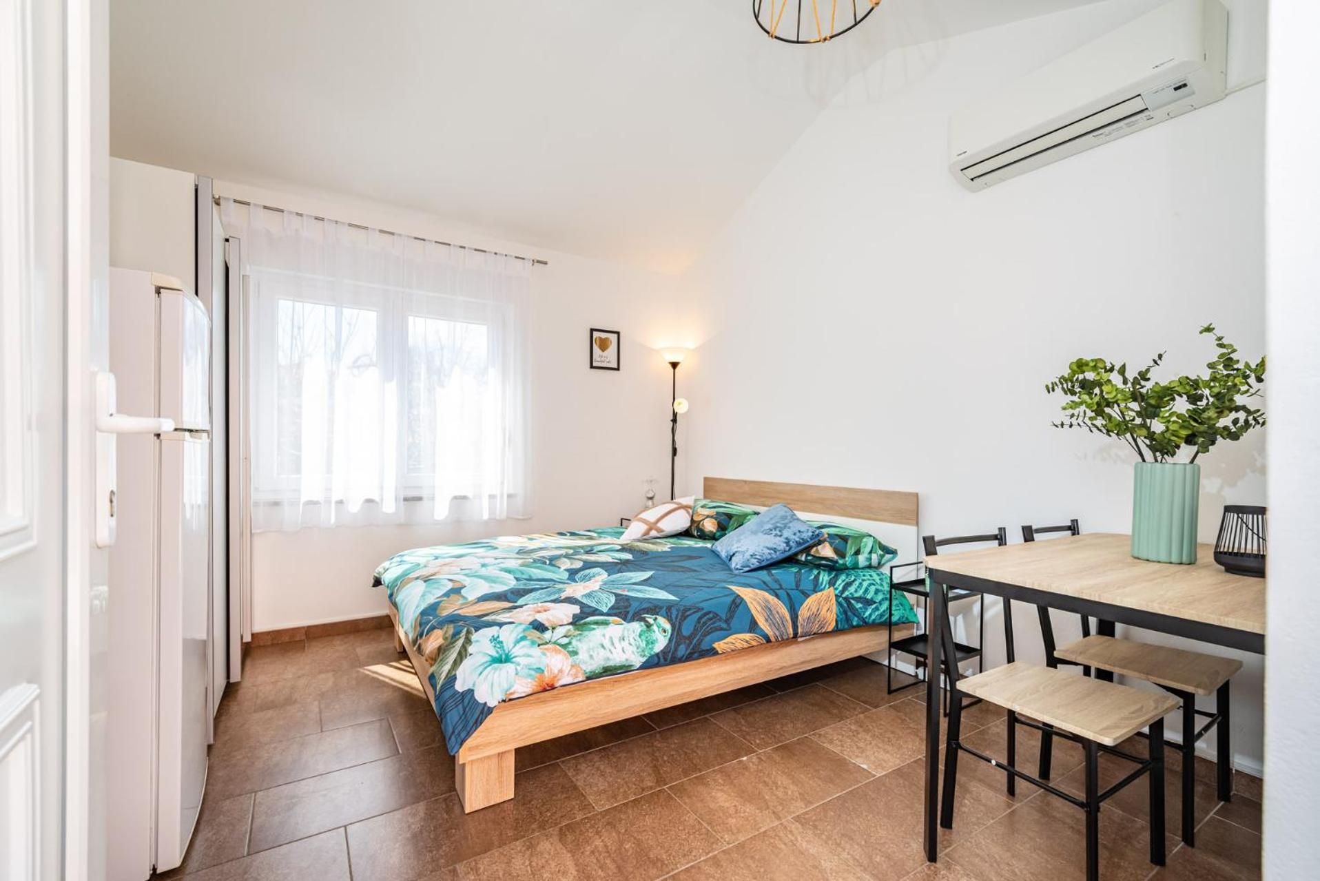 Studio Apartment with Sea View photo 1