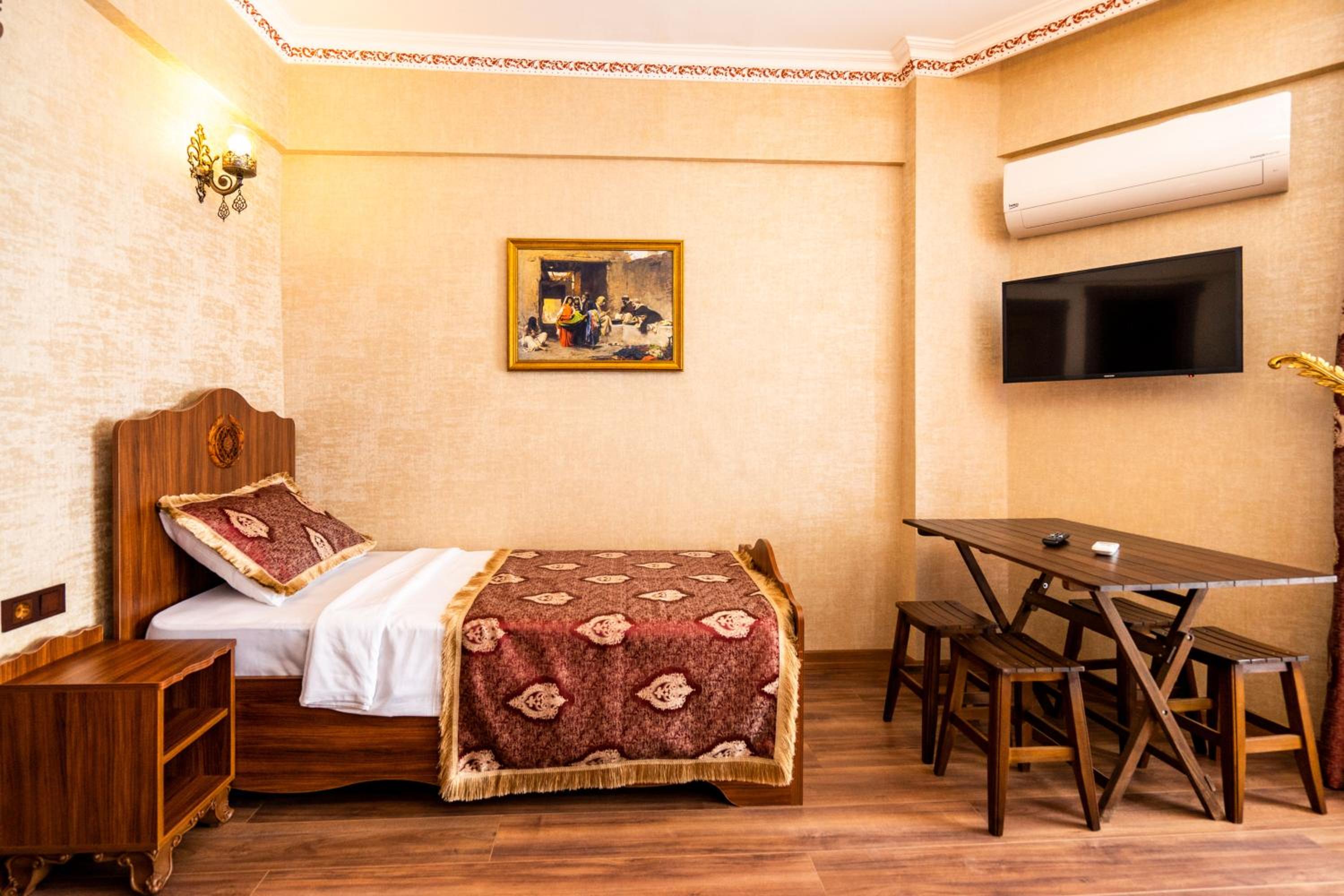 Economy Double Room photo 3