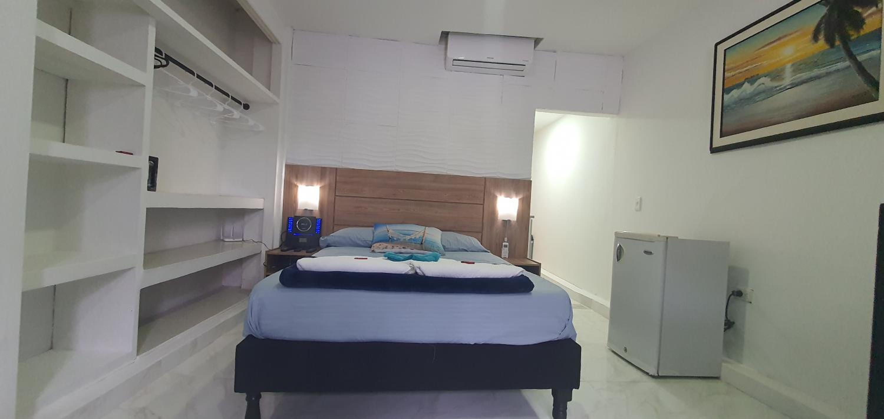 Family Room with Bathroom photo 2
