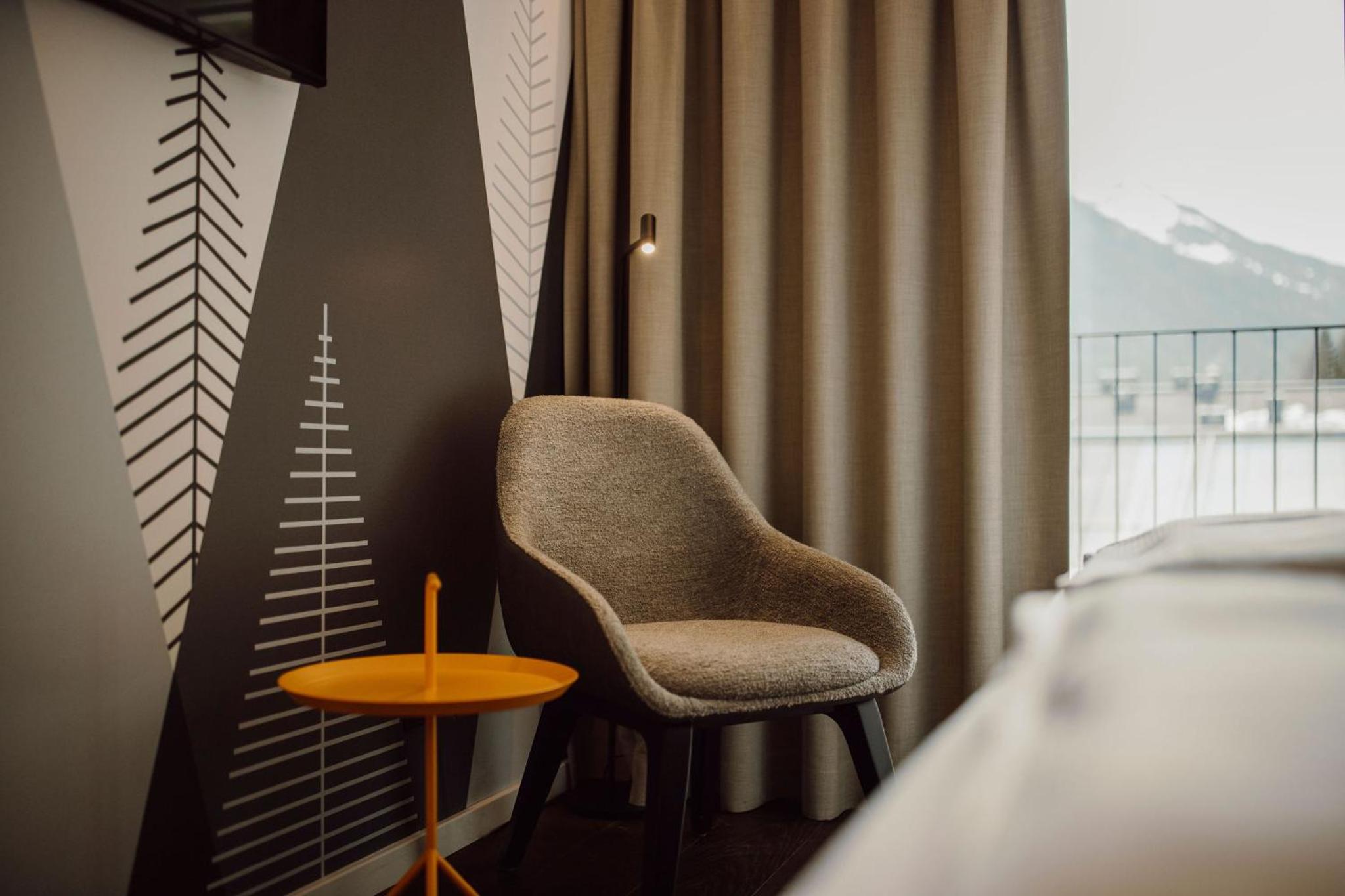 Double Room with Balcony - Photo 6