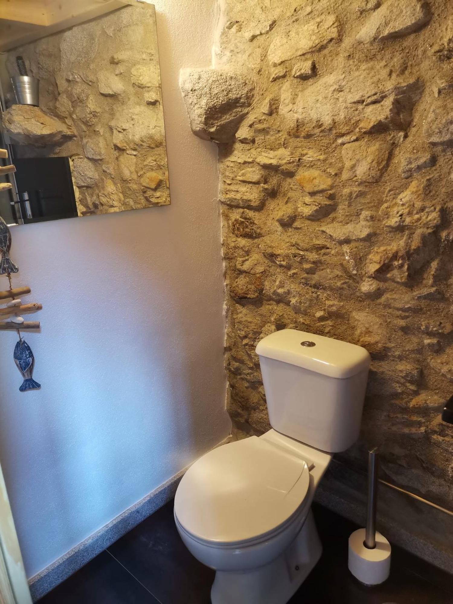 One-Bedroom House - Photo 4
