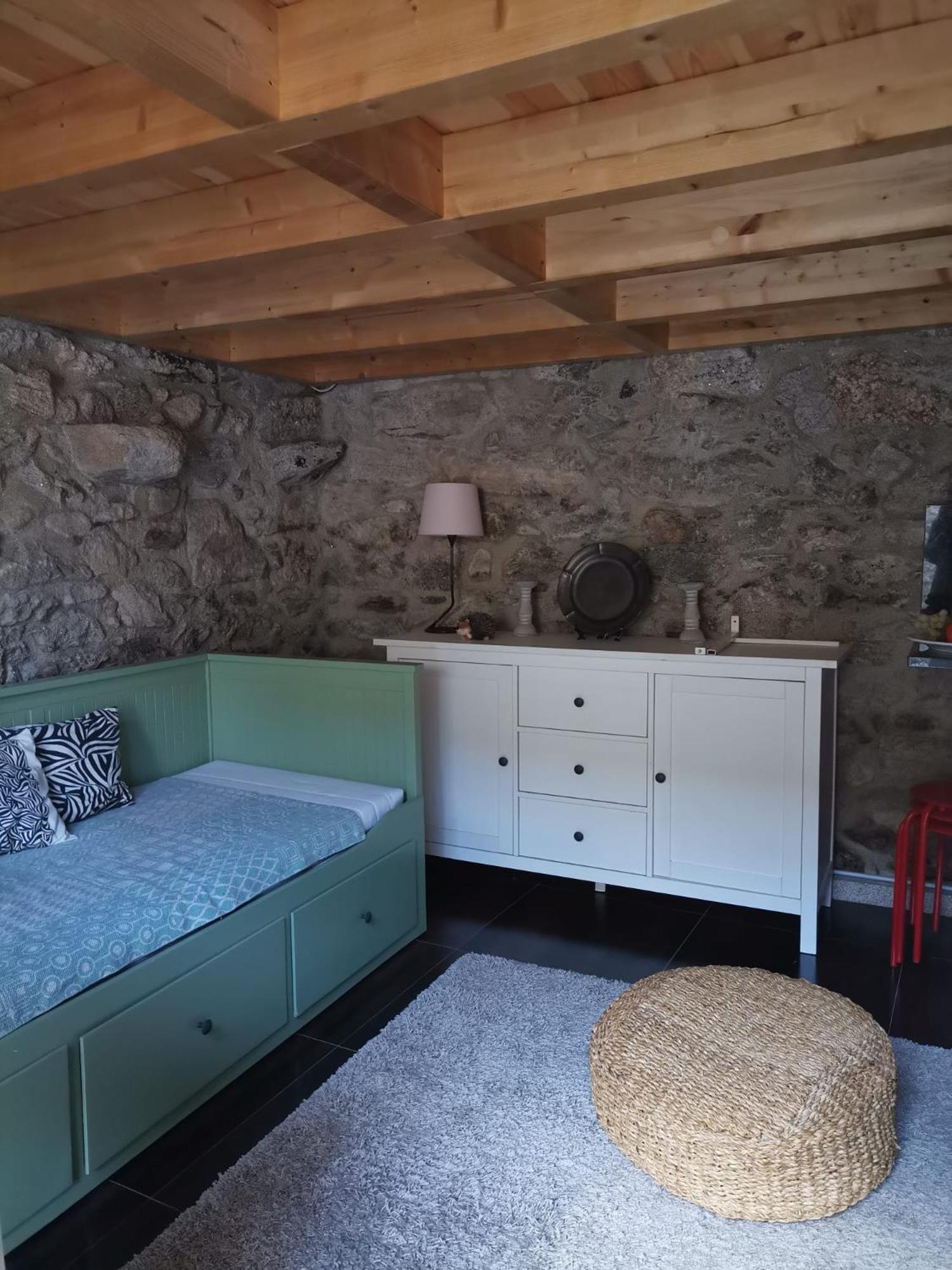 One-Bedroom House - Photo 6