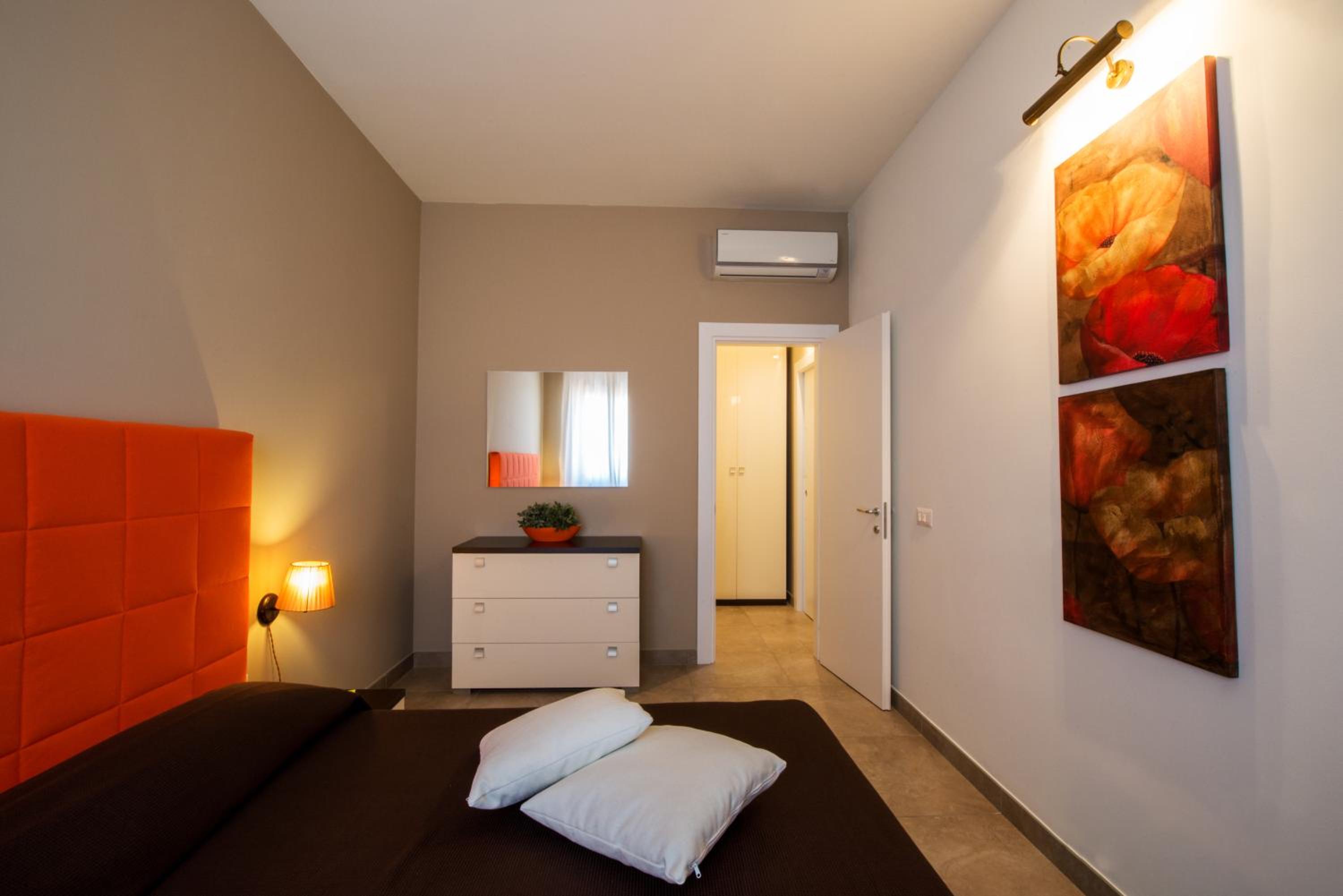 One-Bedroom Apartment photo 3