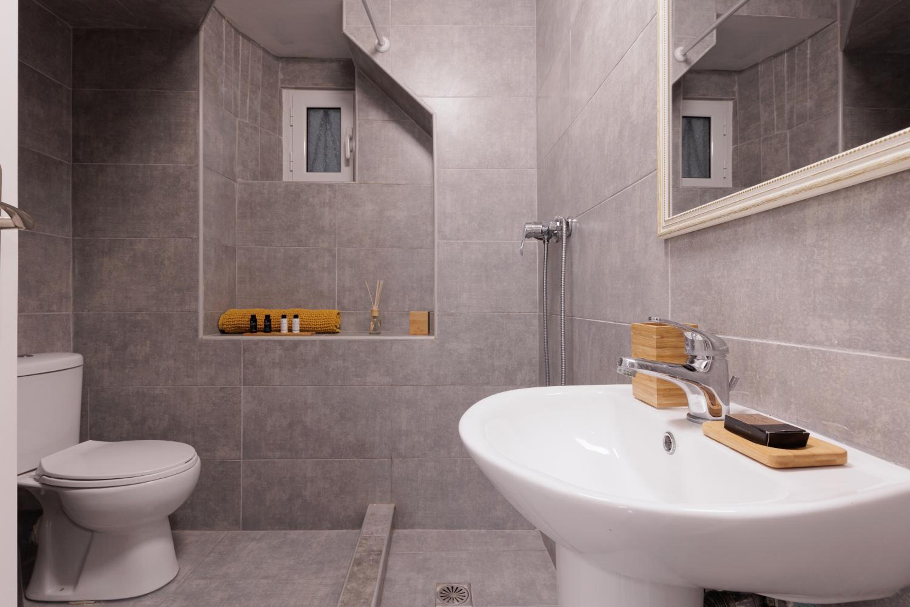 Two-Bedroom Apartment - Photo 9