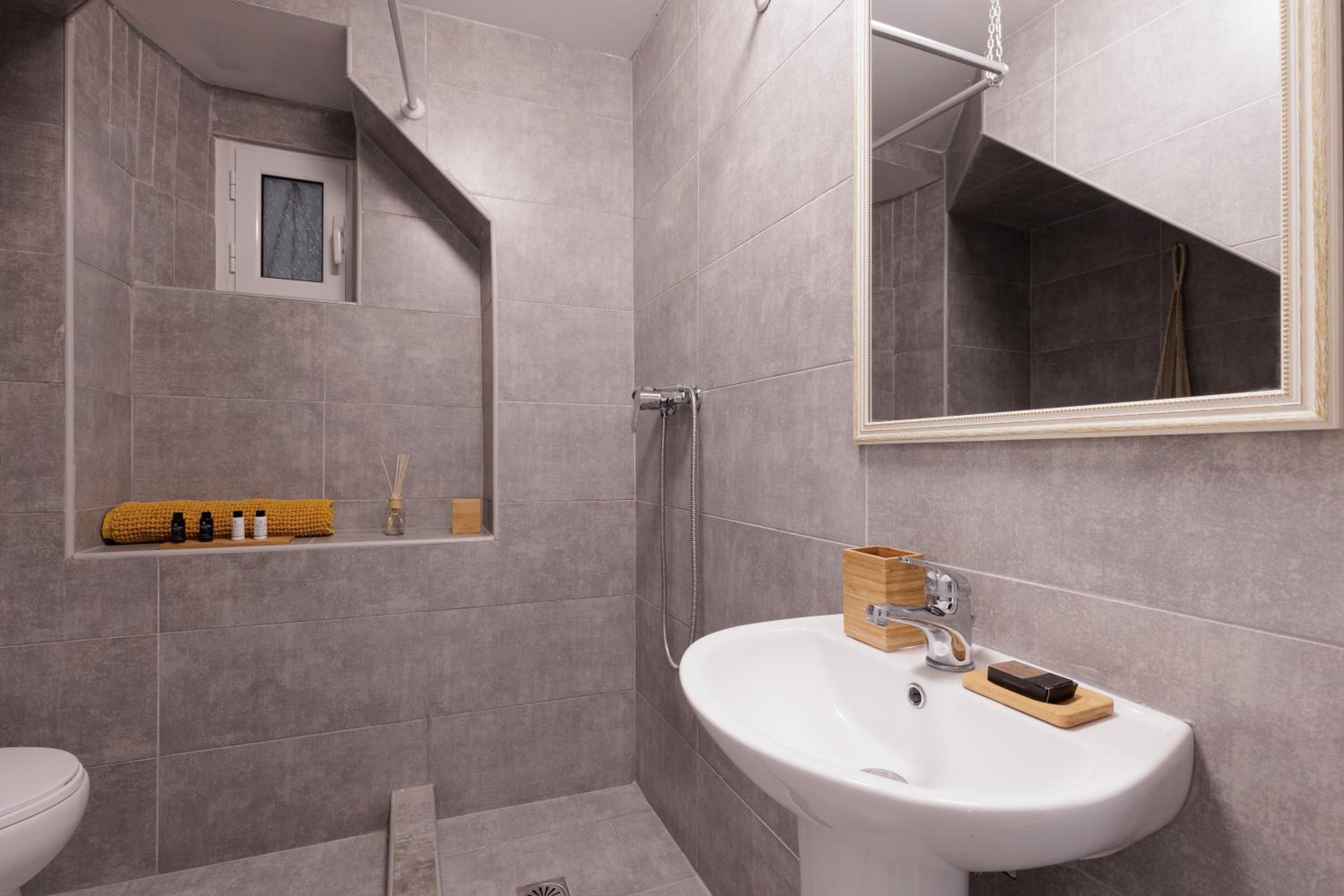 Two-Bedroom Apartment - Photo 7