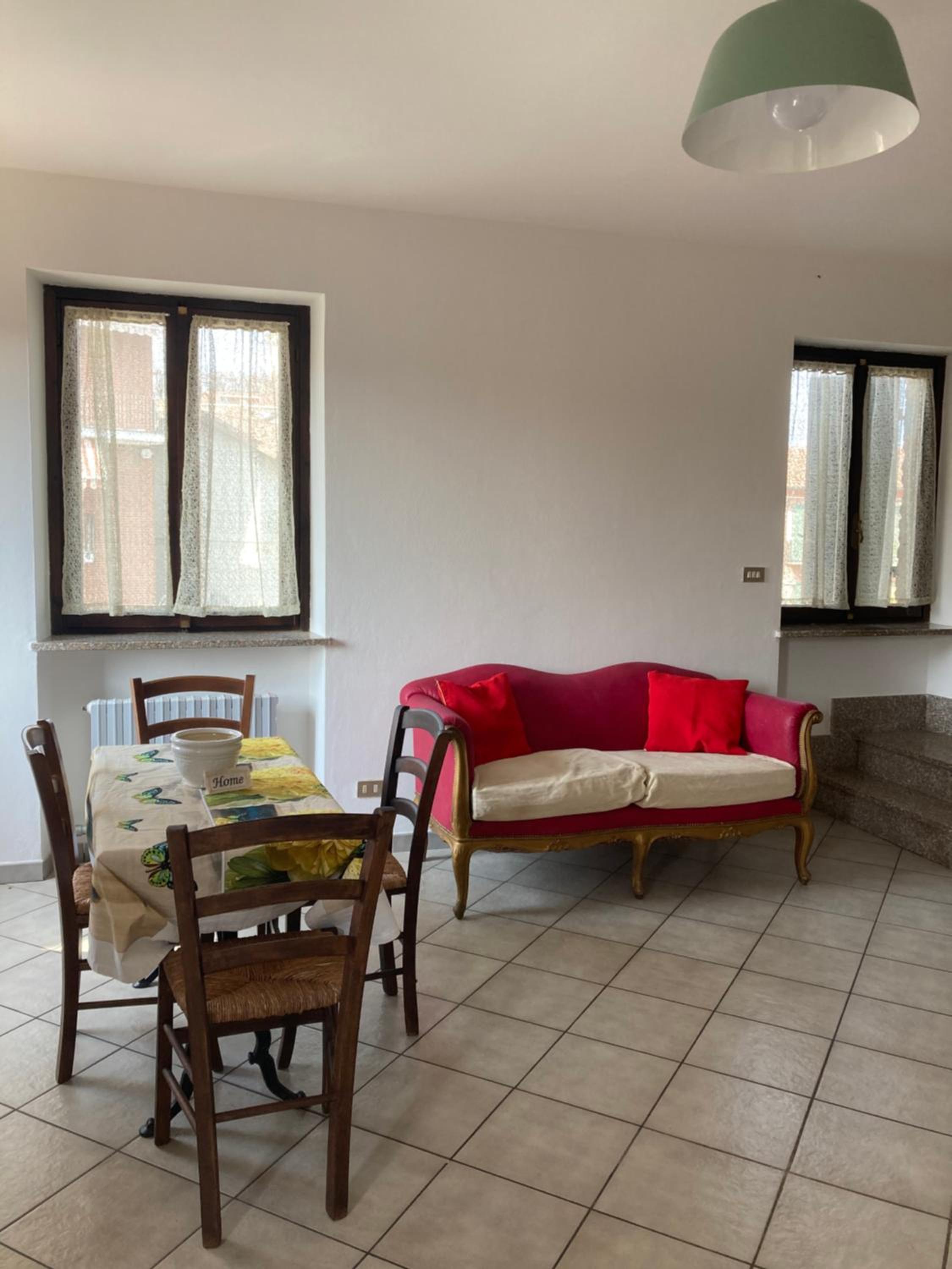 One-Bedroom Apartment - Photo 3