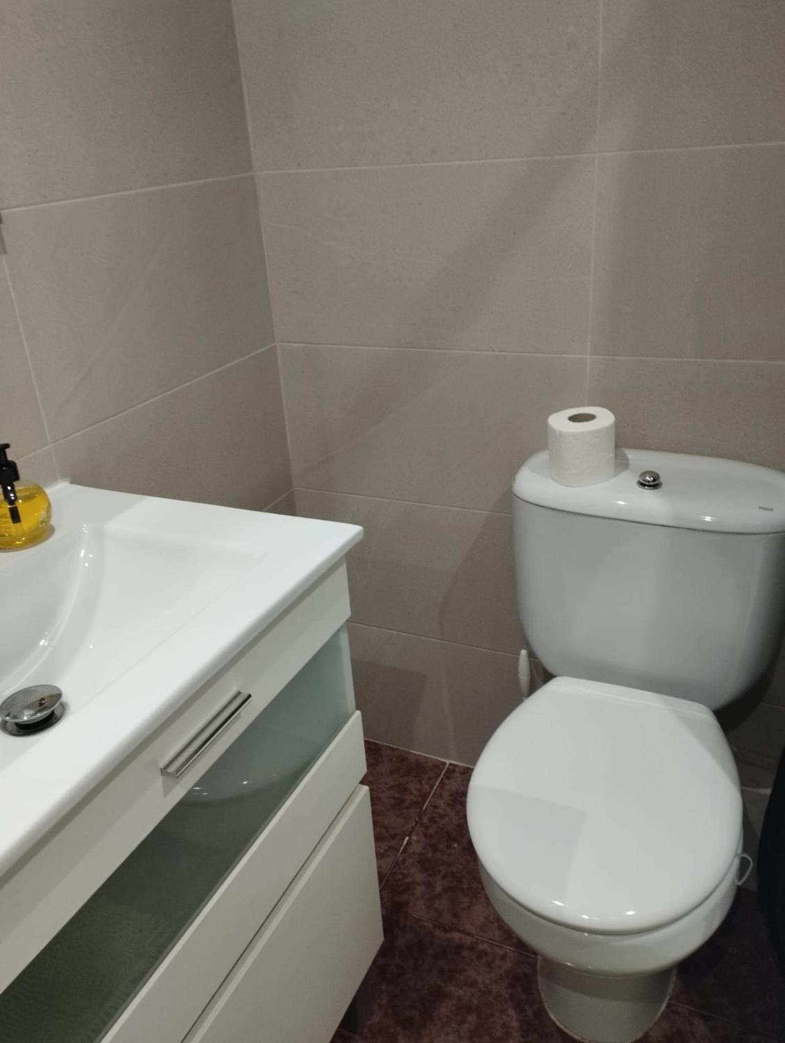 Studio Apartment - Photo 14
