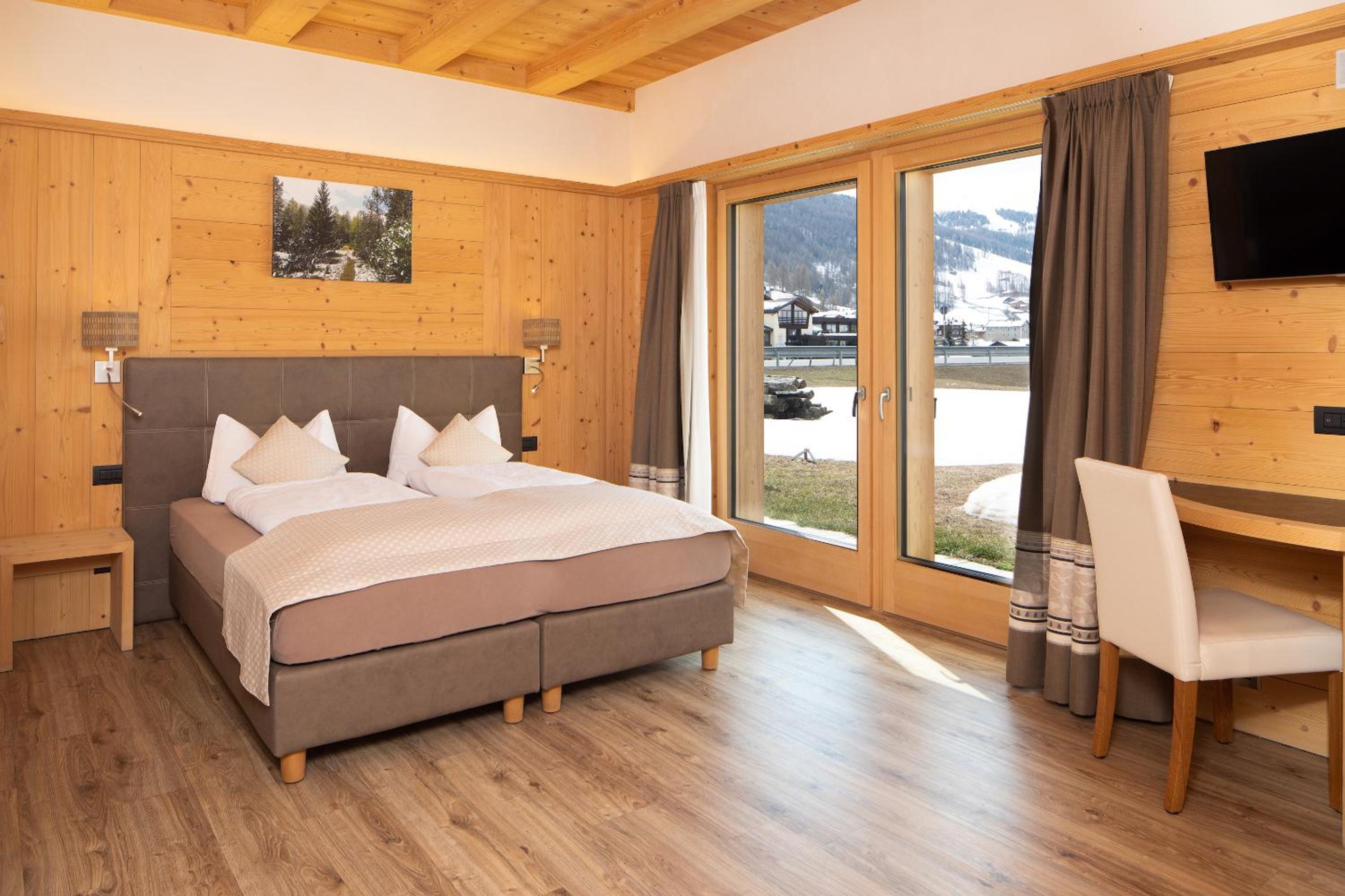 Double or Twin Room with Extra Bed photo 1