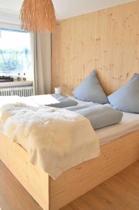 Two-Bedroom Apartment with Balcony - Photo 3