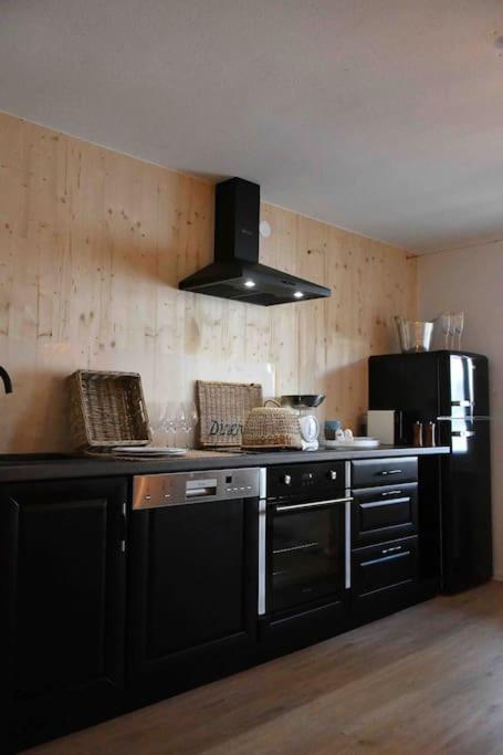 Two-Bedroom Apartment with Balcony - Photo 20